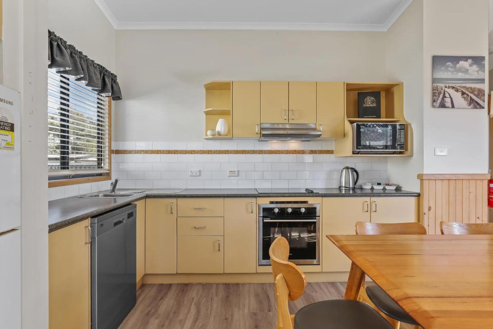 Property building in Werri Beach Holiday Park