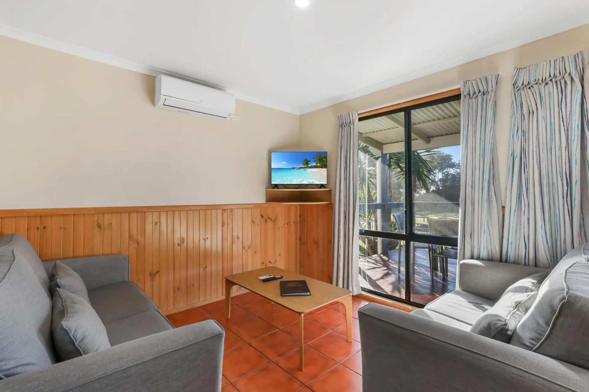 Property building in Werri Beach Holiday Park