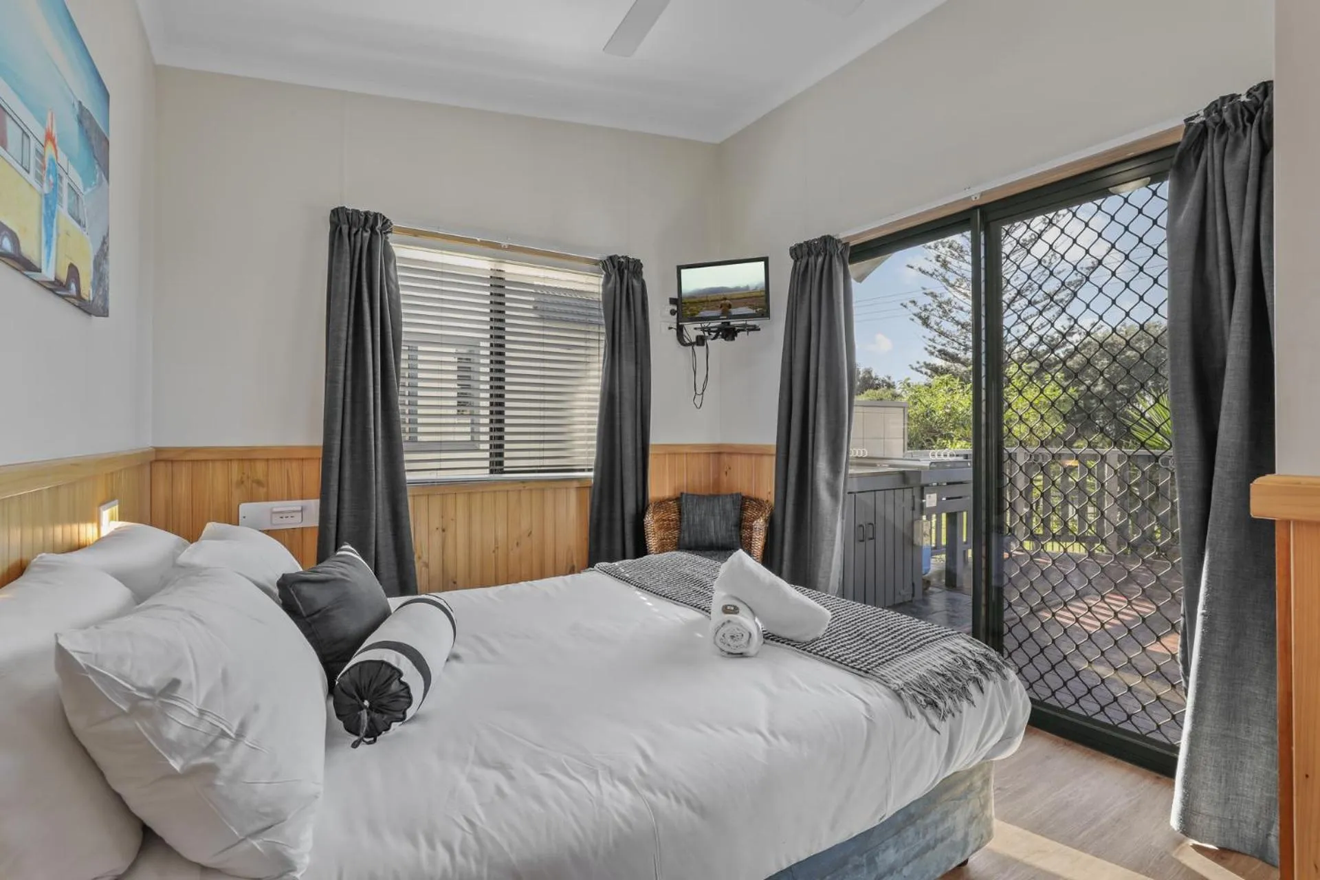 Property building, Bed in Werri Beach Holiday Park