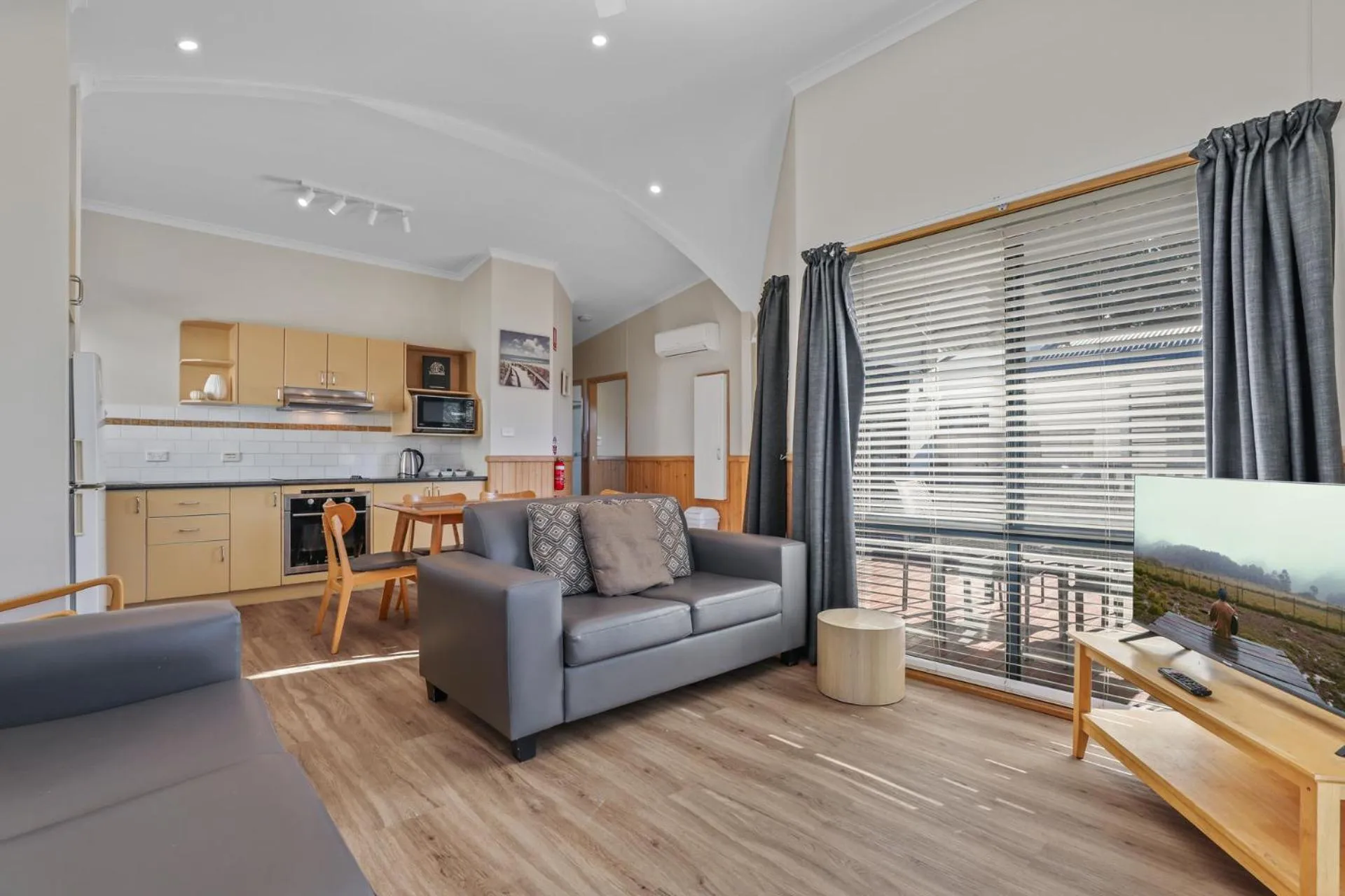 Property building in Werri Beach Holiday Park