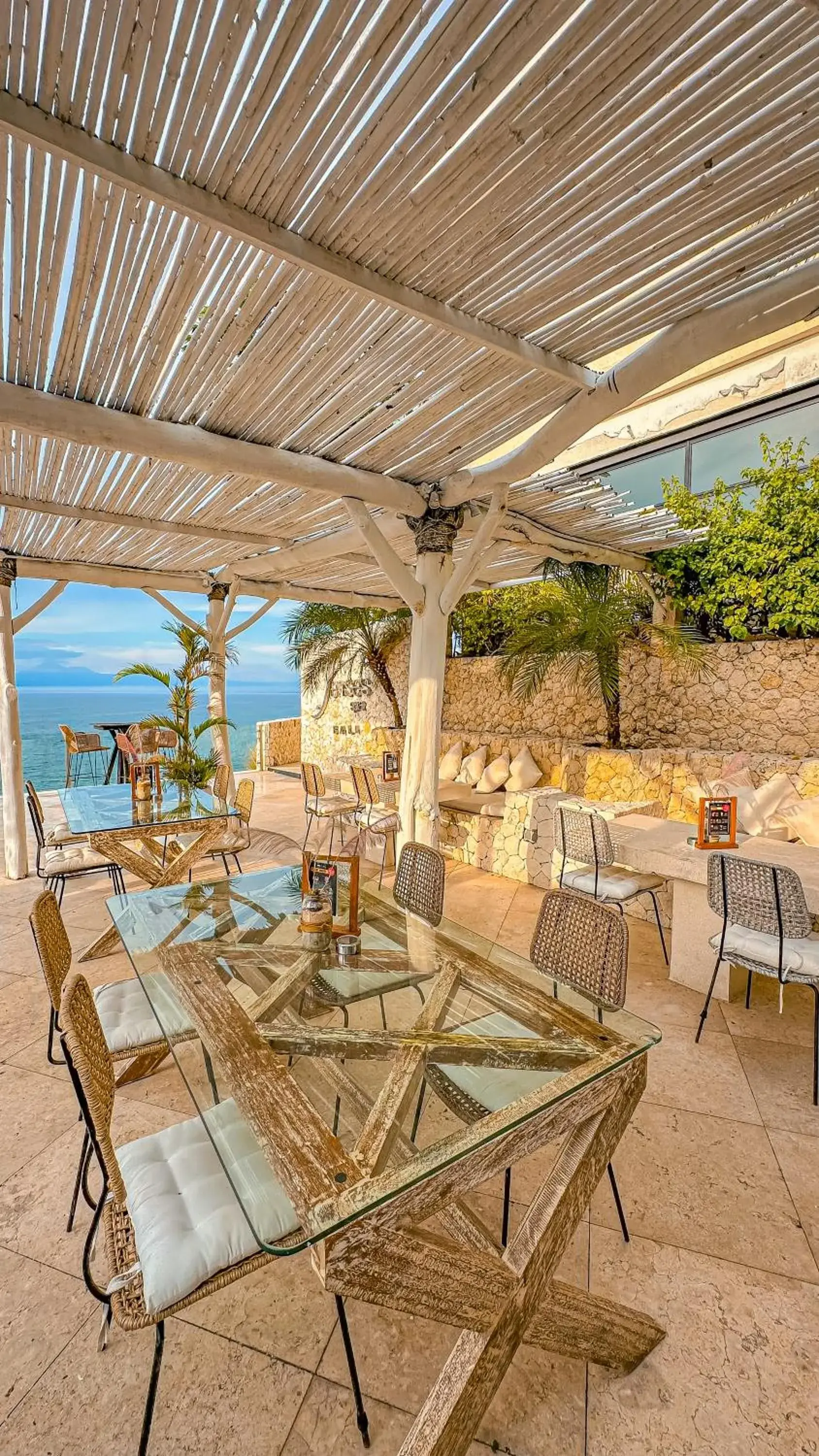 Restaurant/places to eat in Biu Biu Resort Bali Restaurant/places to eat in Biu Biu Resort Bali