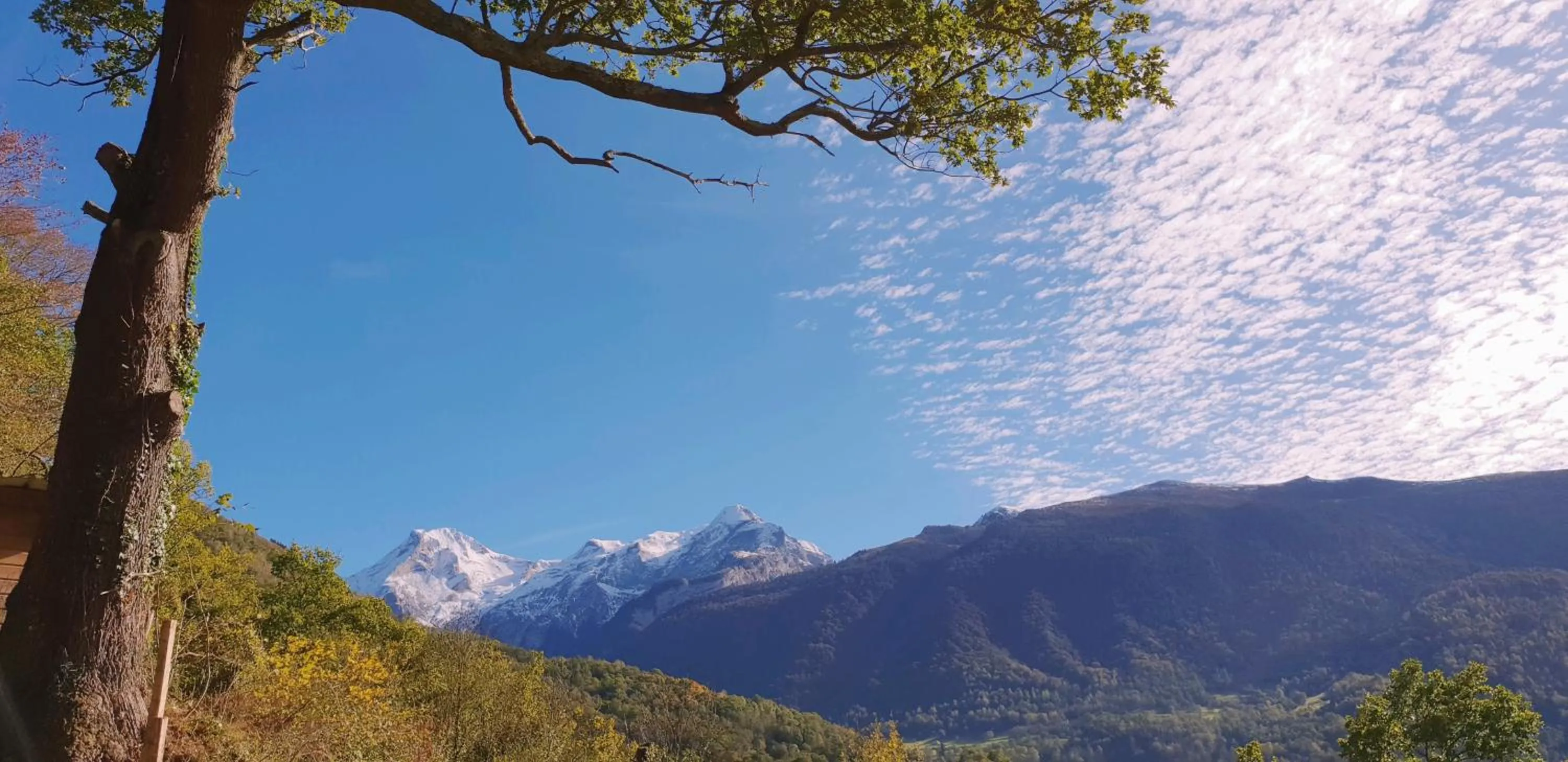 Mountain view in La Bergerie de Louvie