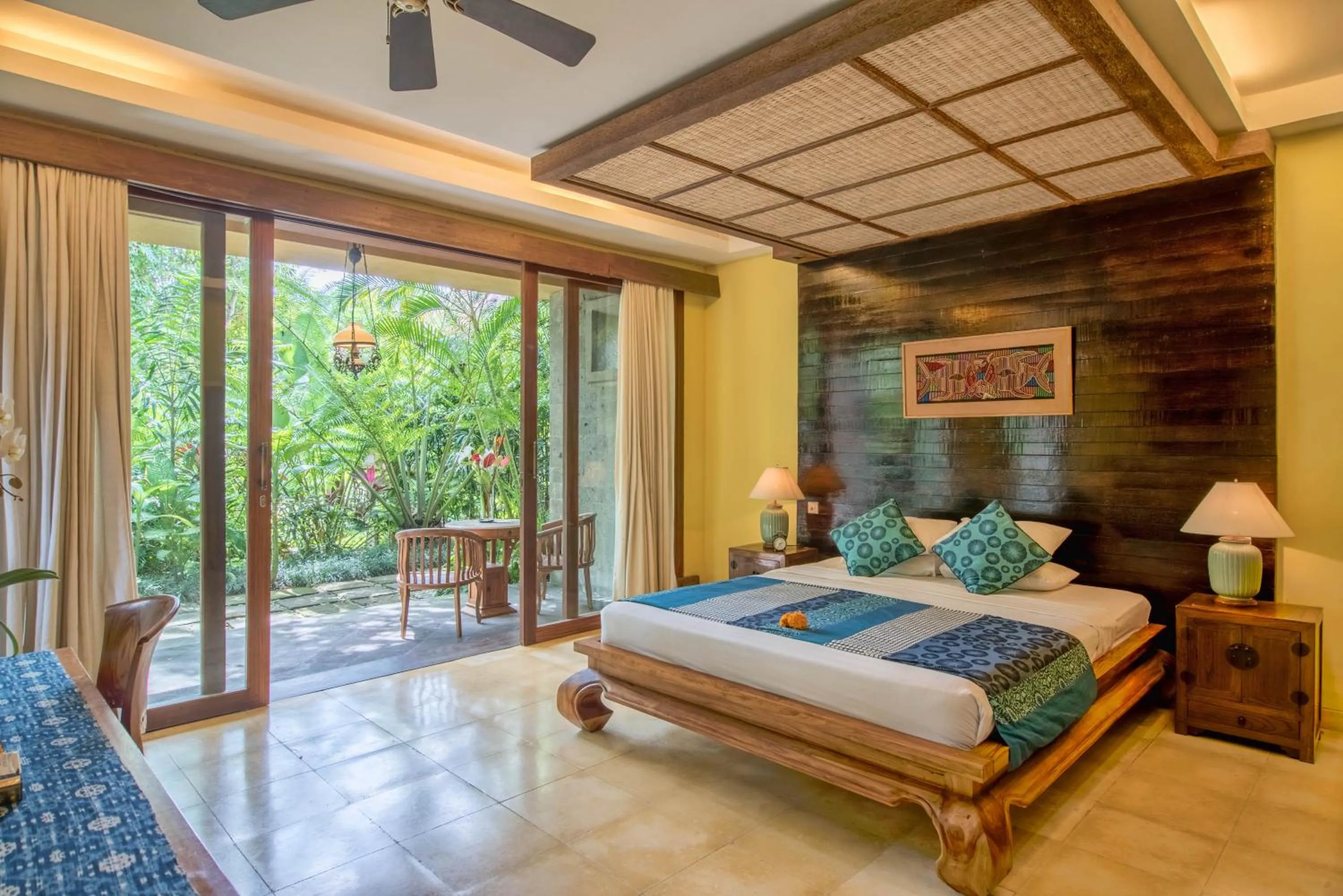Bed in Villa Beji Indah