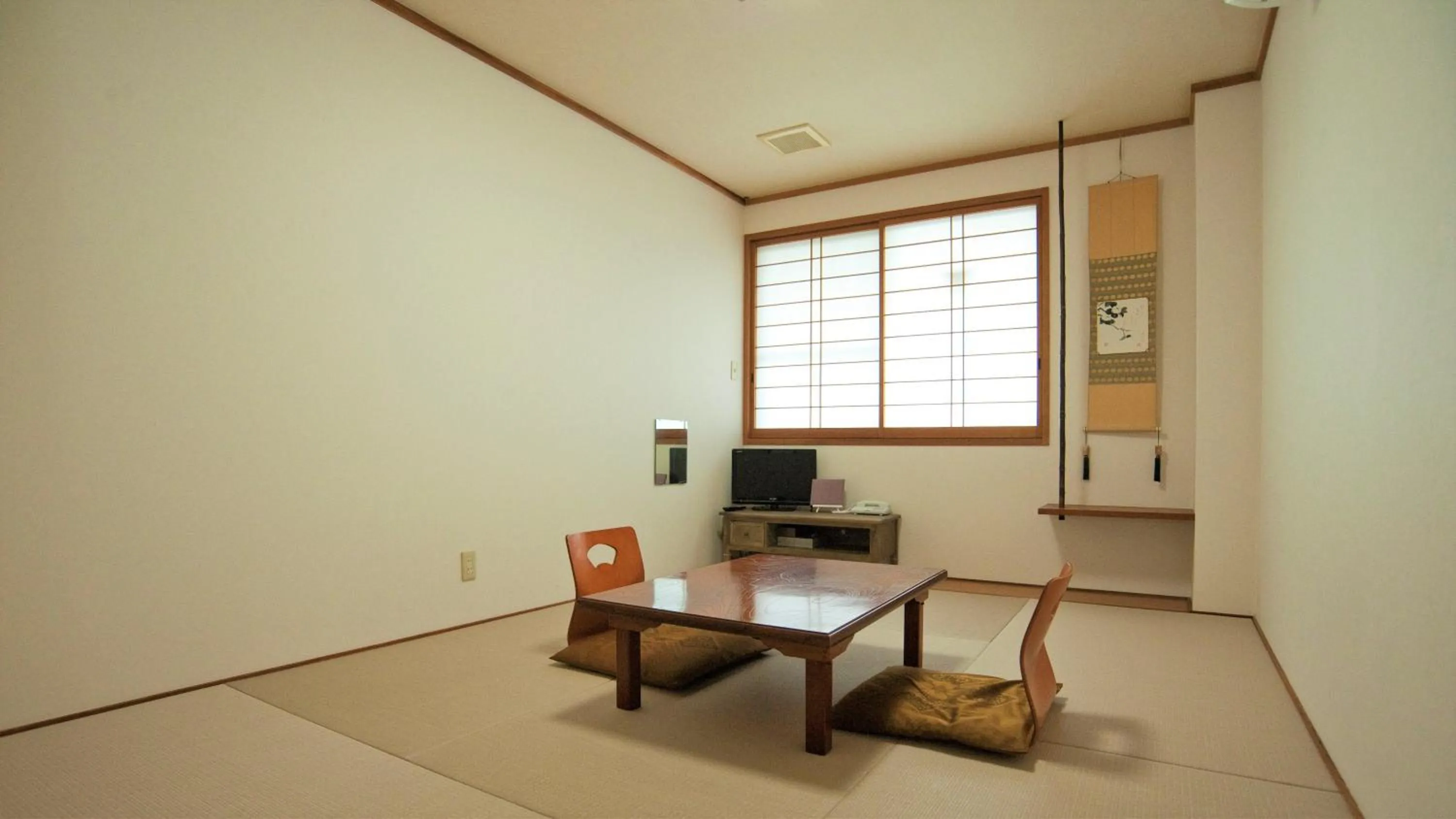 Photo of the whole room in Ryokan Urashima