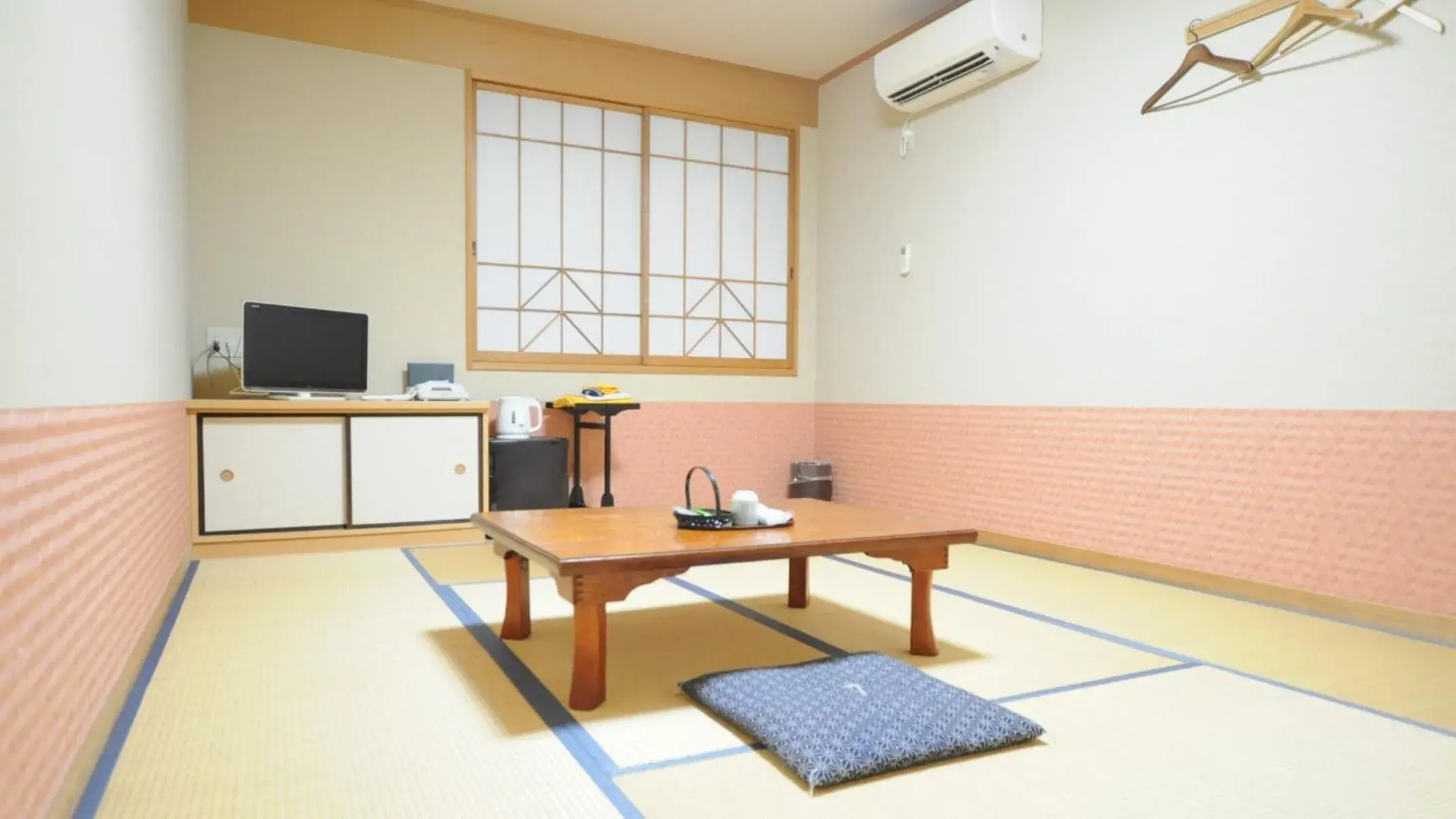 Japanese-Style Quadruple Room - Annex in Ryokan Urashima Japanese-Style Quadruple Room - Annex in Ryokan Urashima