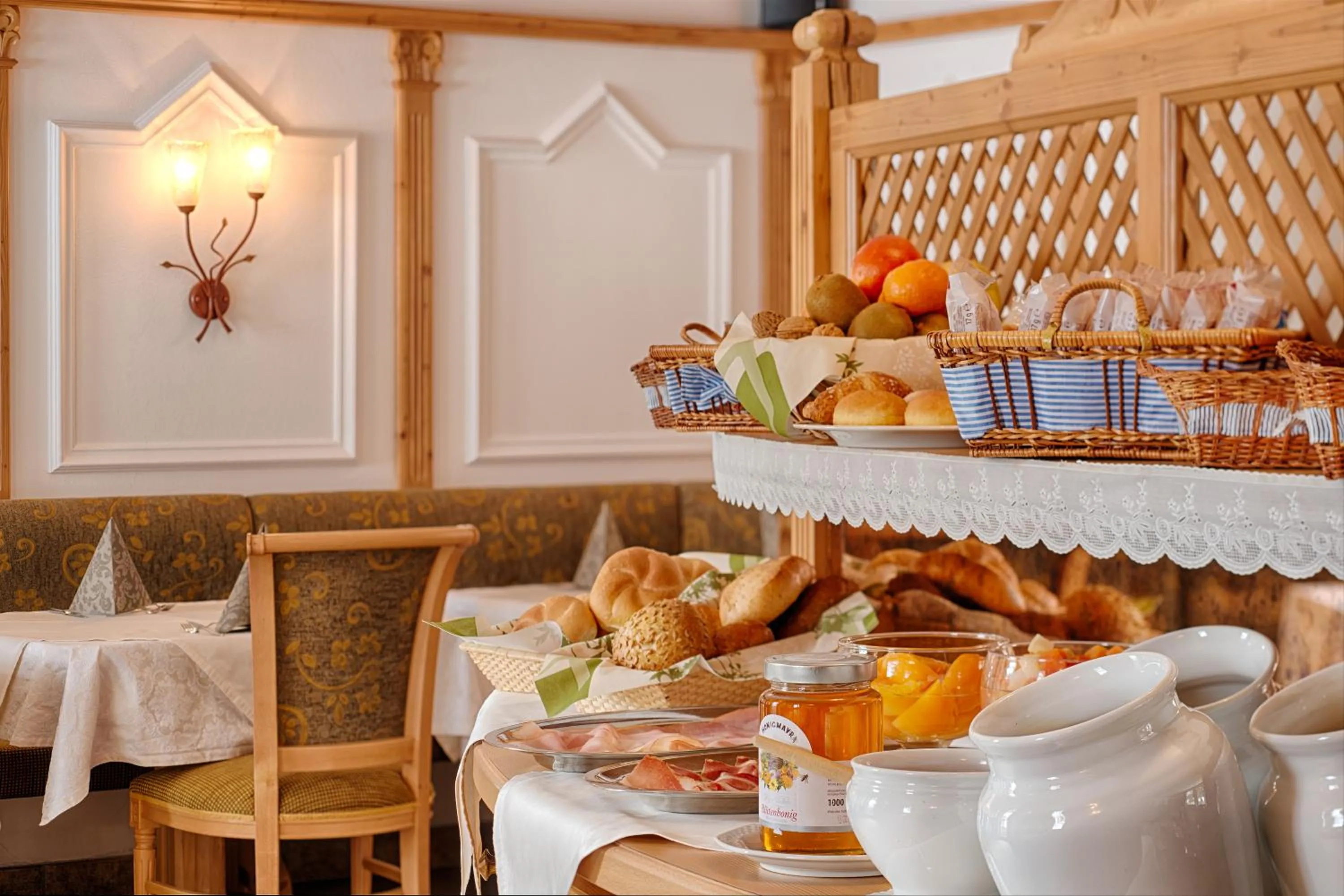 Food and drinks in Hotel Garni Elisir