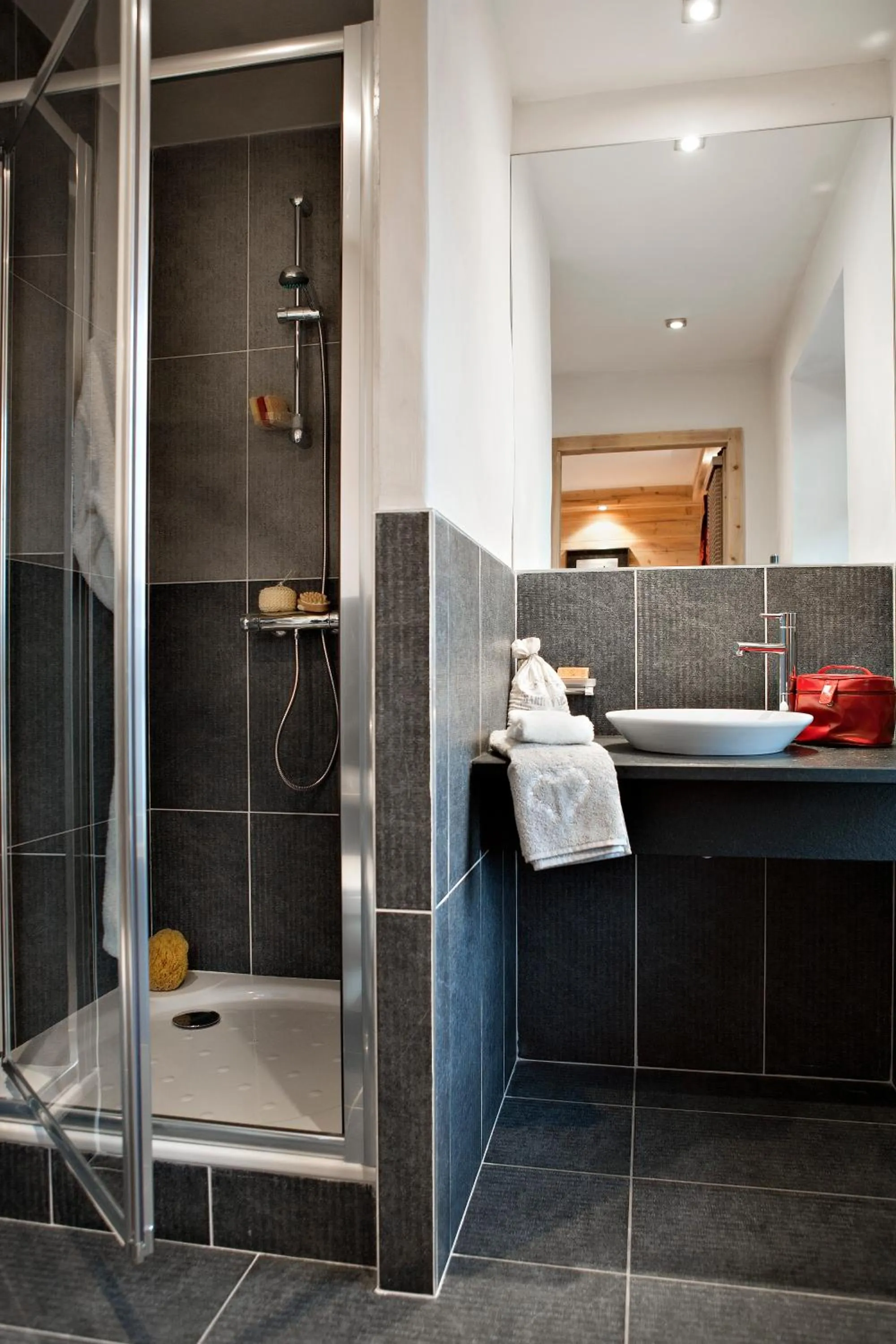 Bathroom in CGH Résidences & Spas Les Chalets d'Angèle