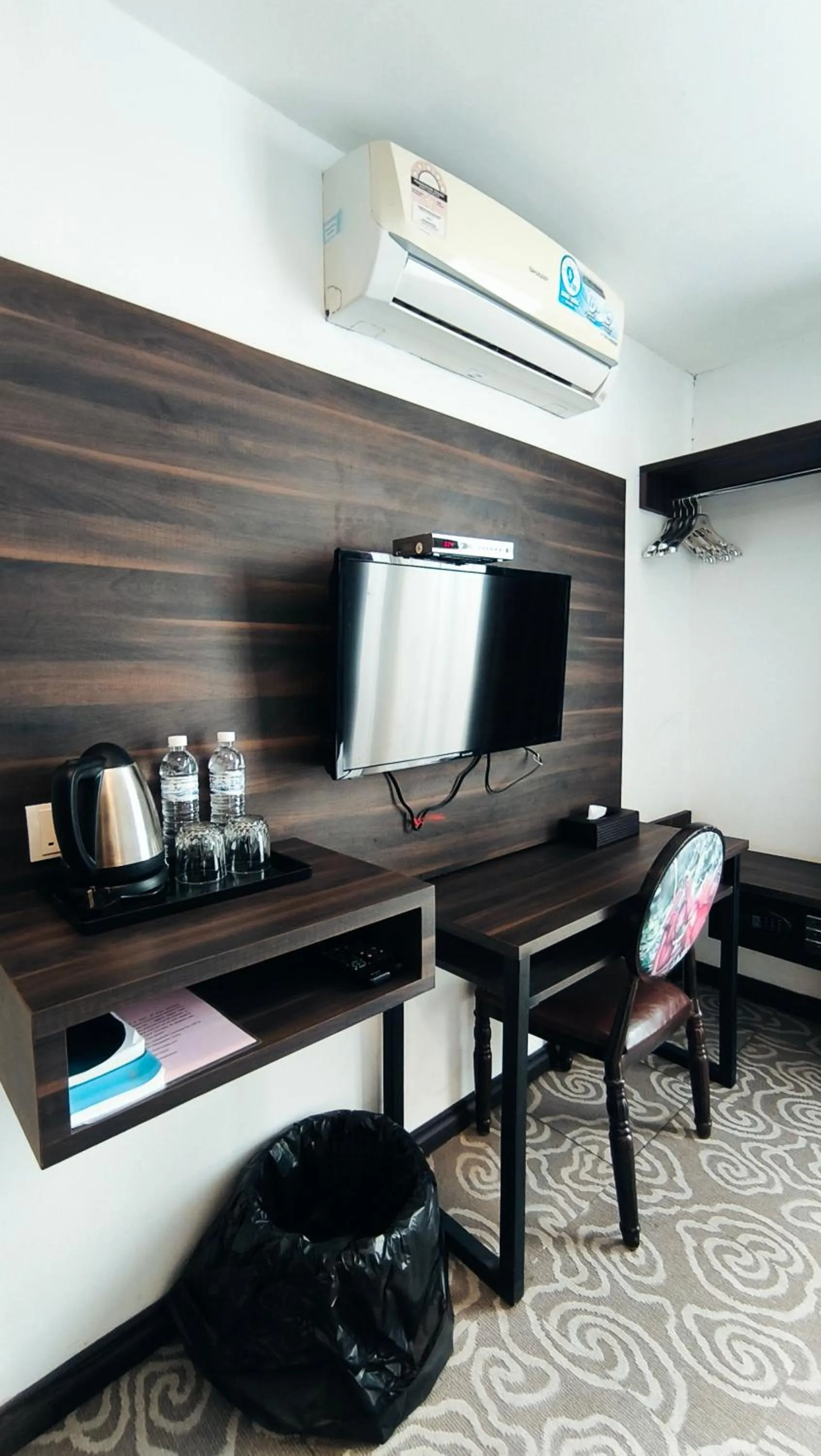 TV and multimedia in Natol Hotel