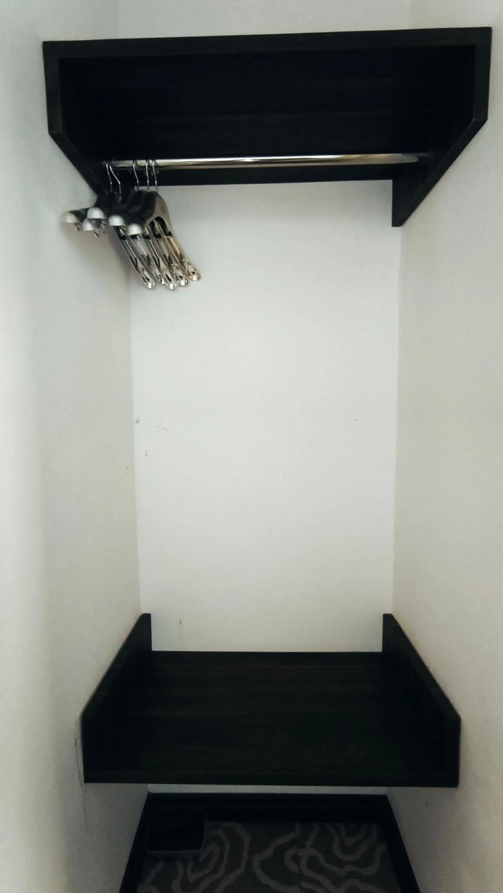 wardrobe in Natol Hotel