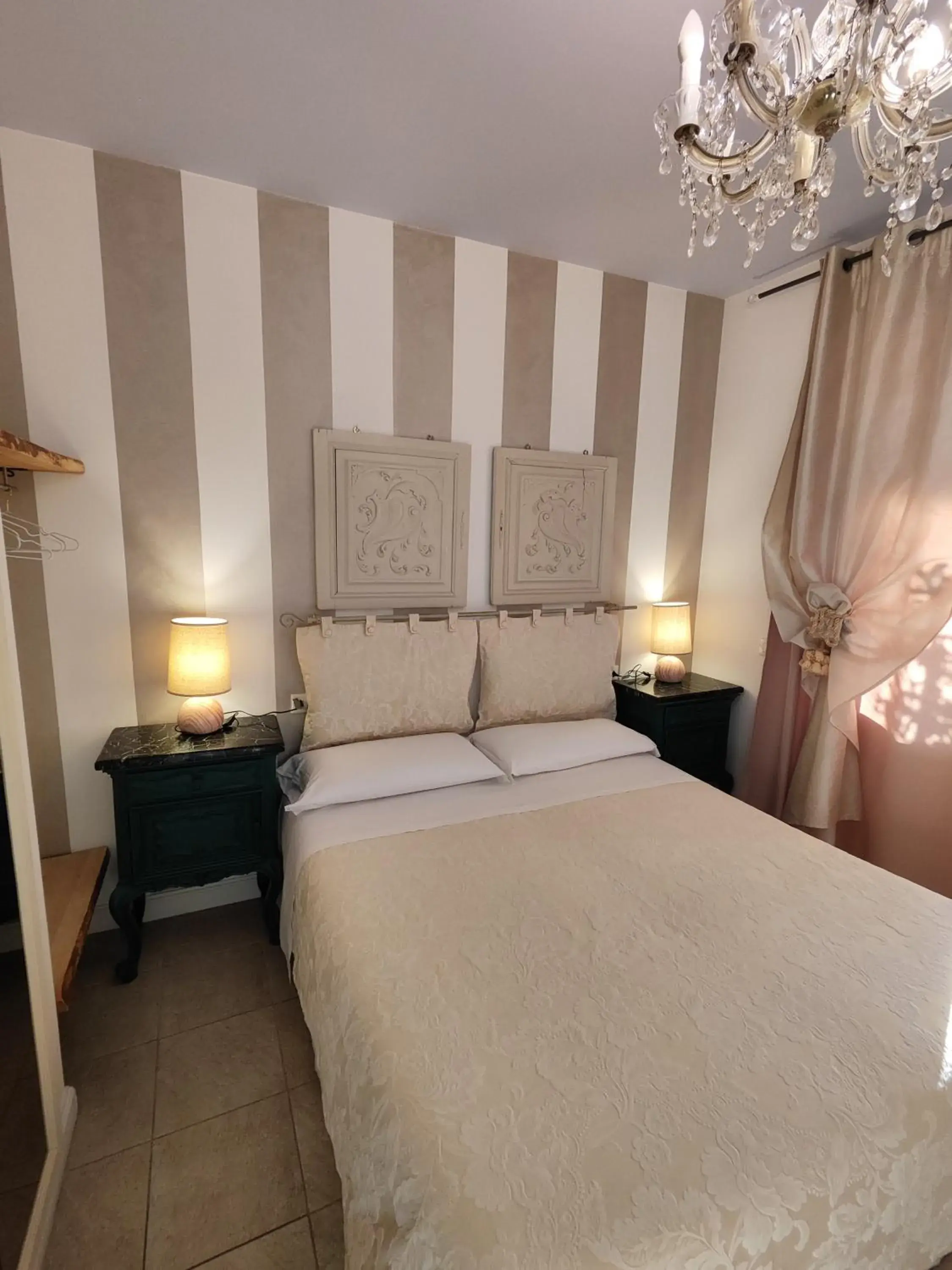 Deluxe Double Room - single occupancy in Garda Relais Antica Romelia Deluxe Double Room - single occupancy in Garda Relais Antica Romelia