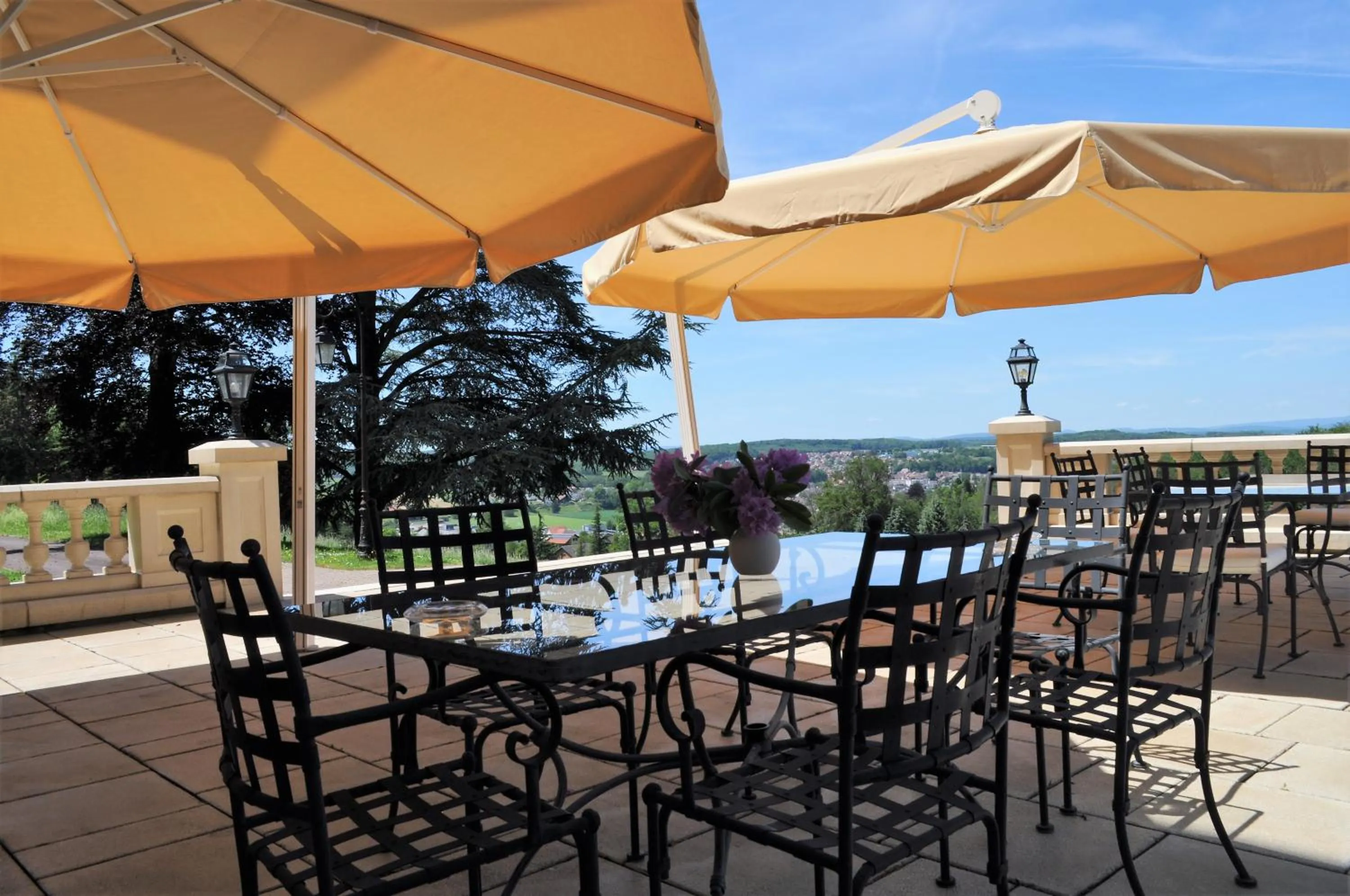 Patio in Domaine de Mont-Renaud