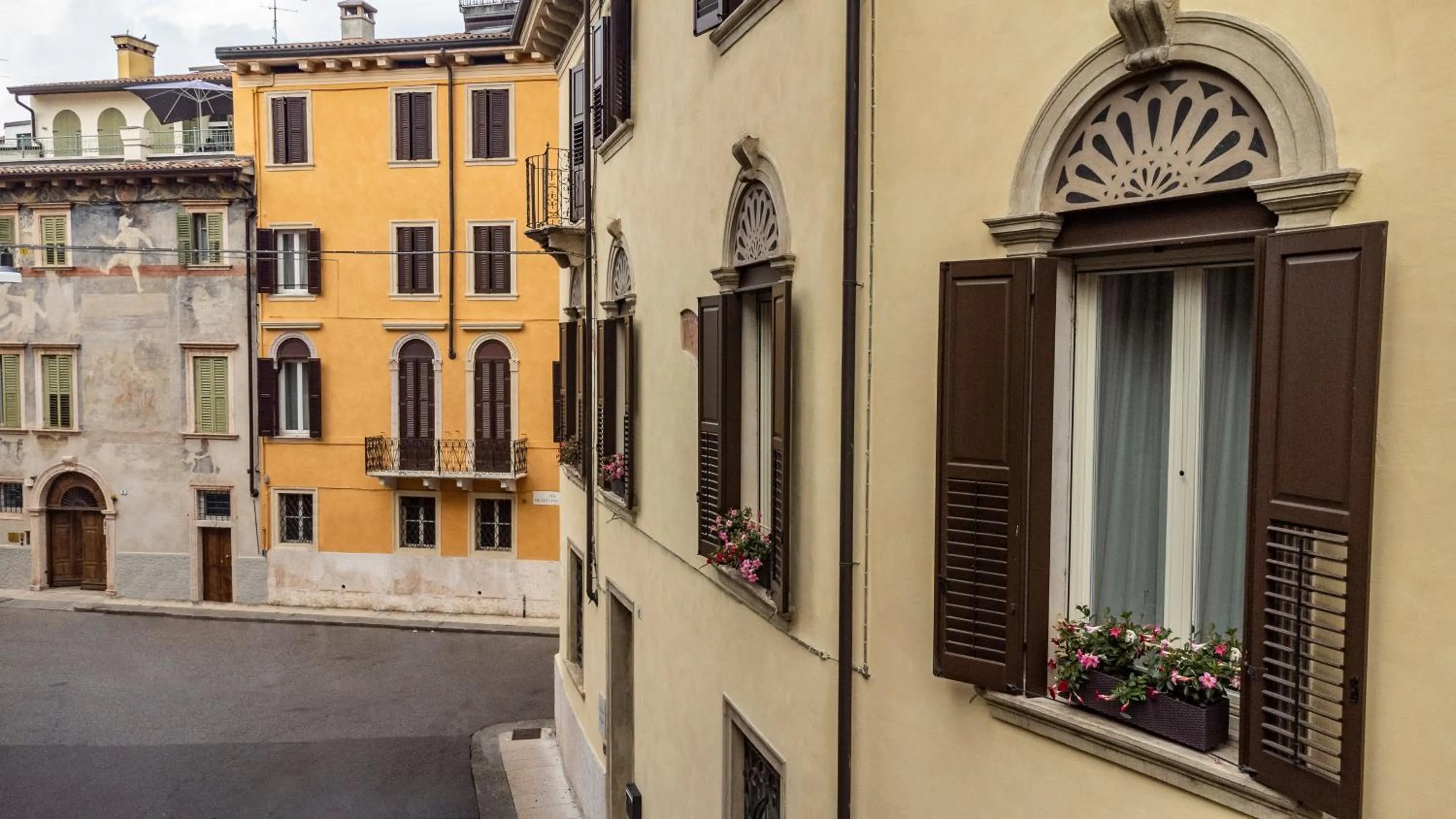 Property building in Butterfly Verona