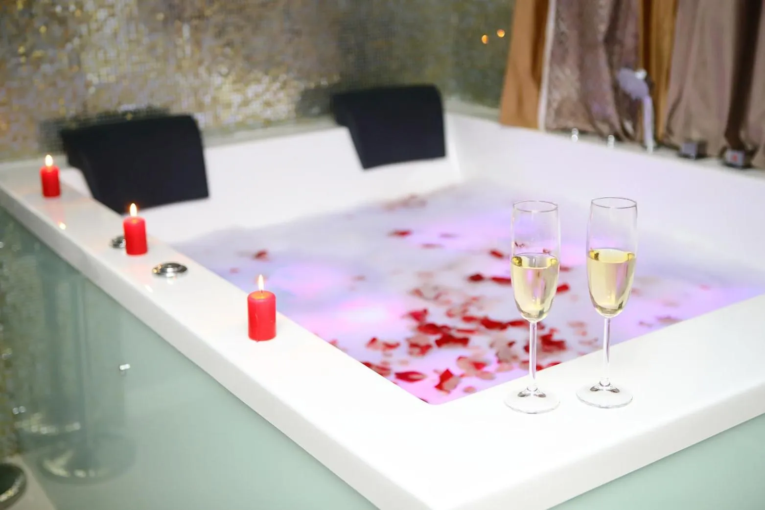 Hot Tub in MELISS EVENTS