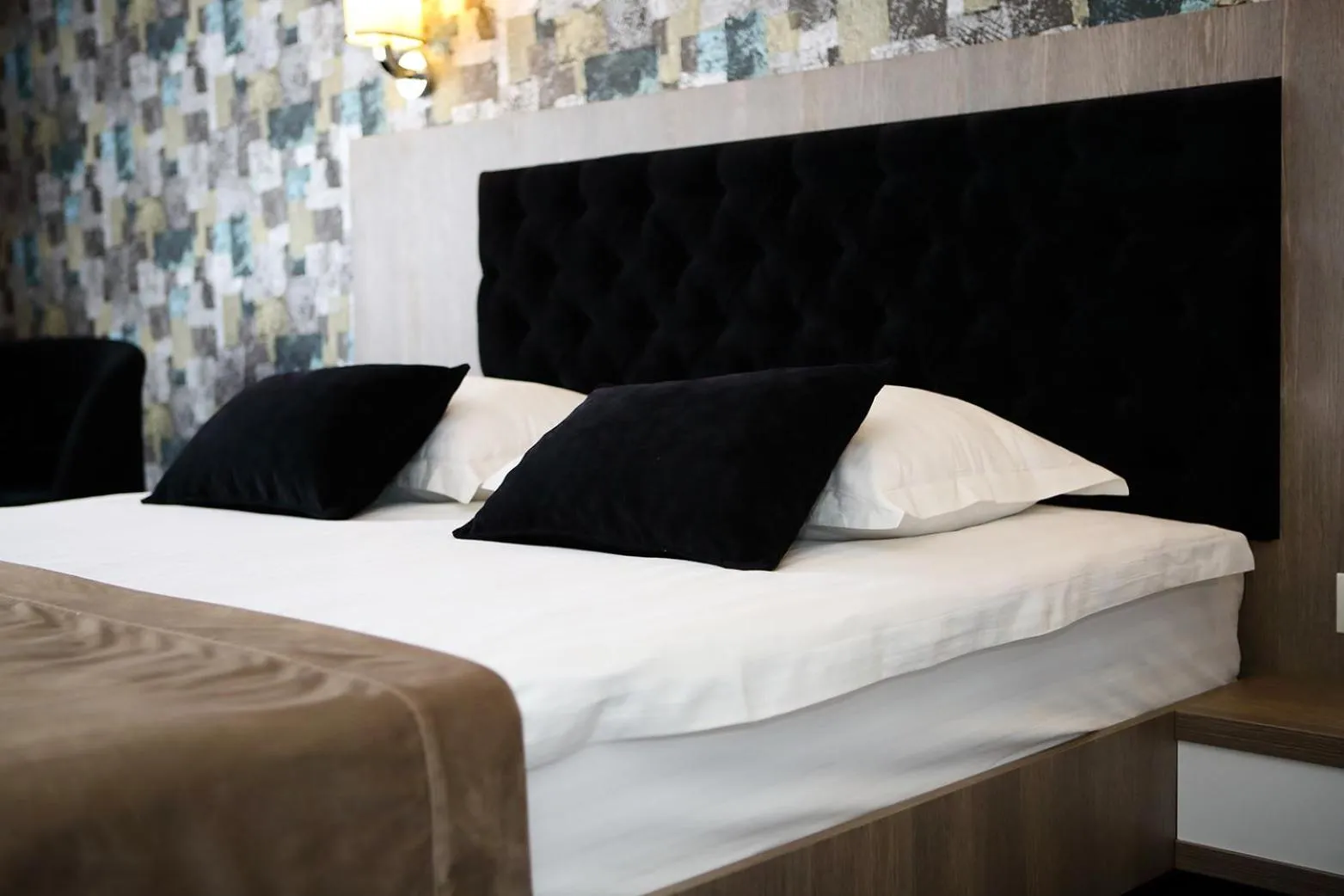 Photo of the whole room, Bed in MELISS EVENTS