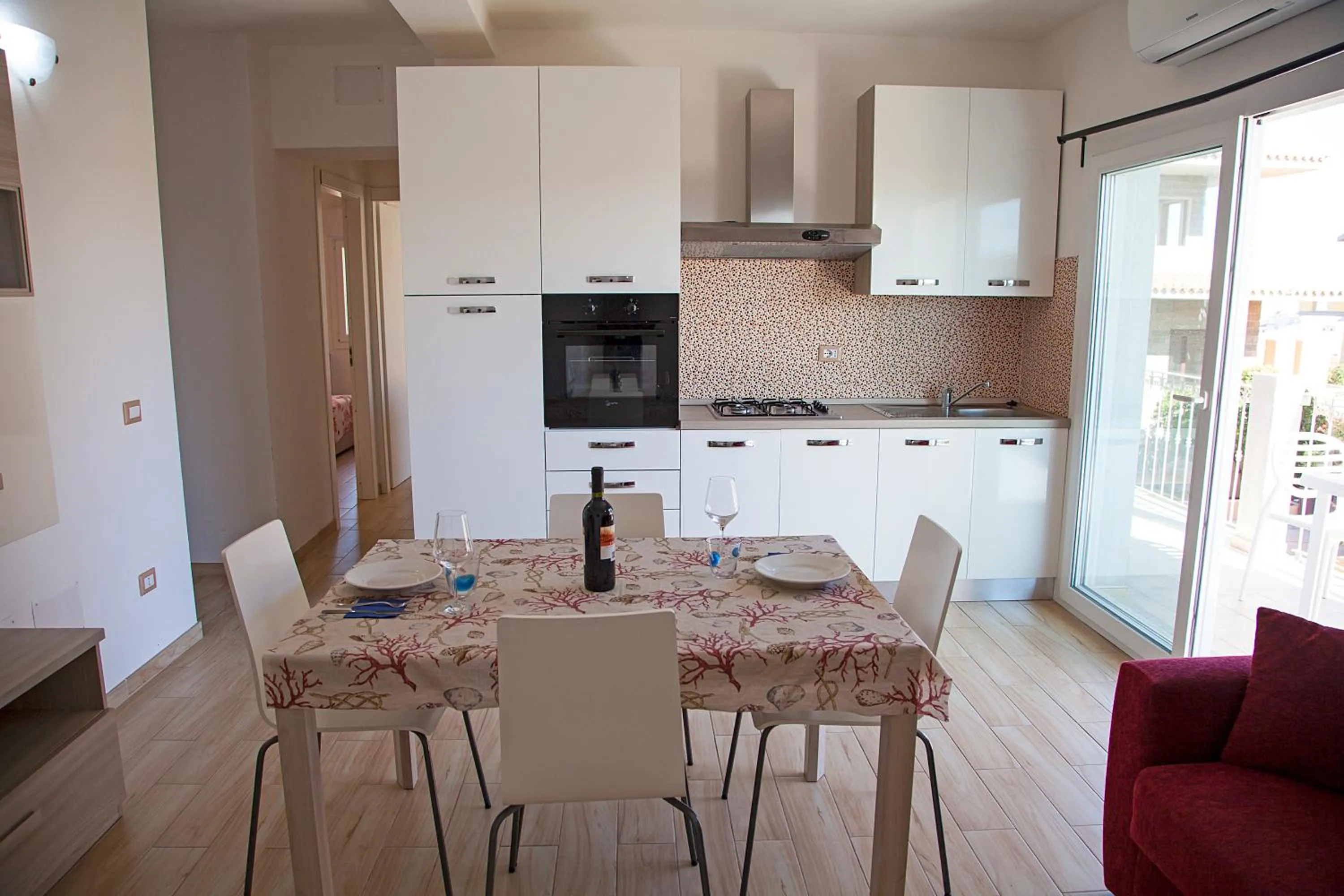 Kitchen or kitchenette in La Contessa Pool & Sea View