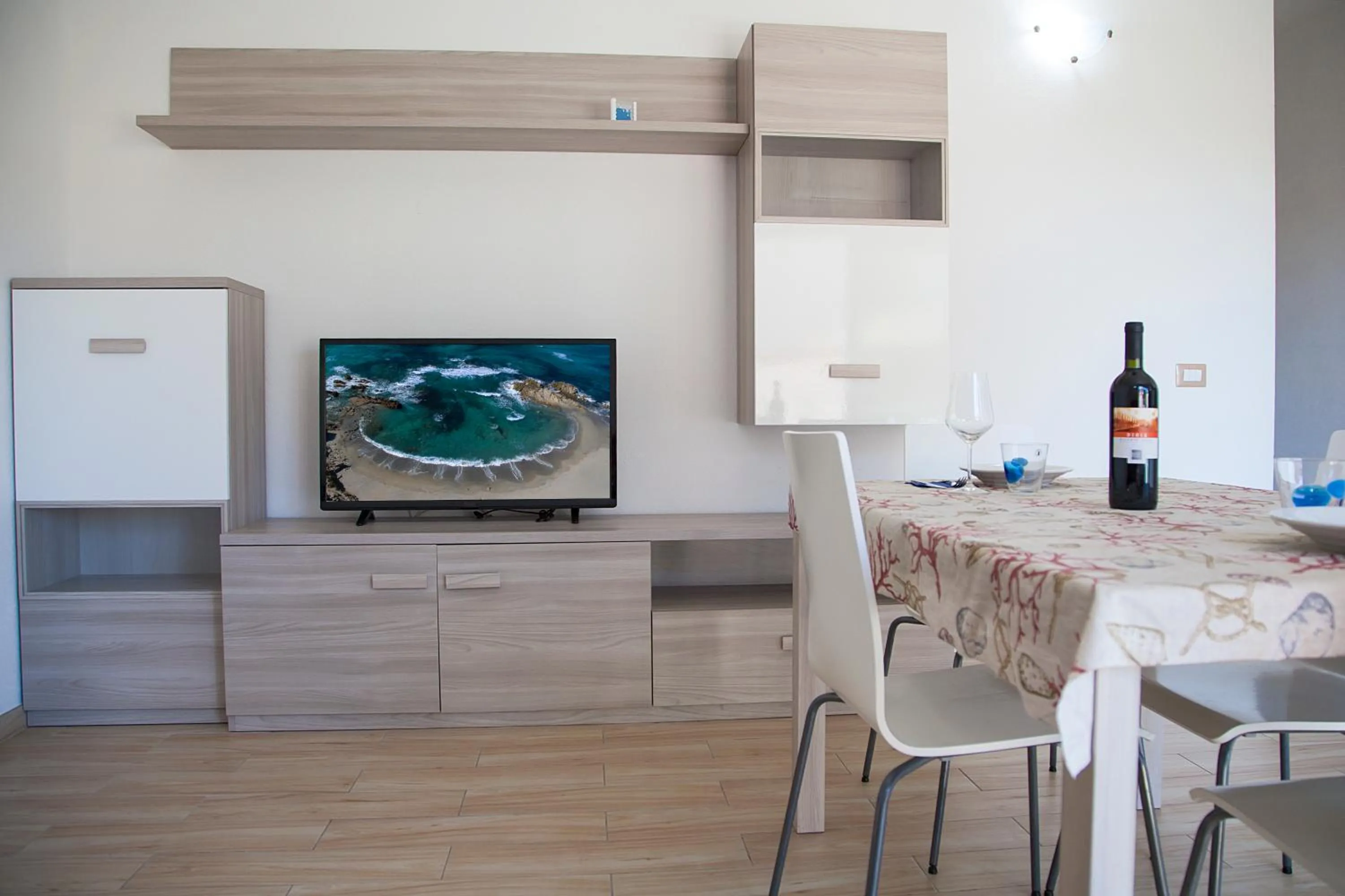 TV and multimedia in La Contessa Pool & Sea View