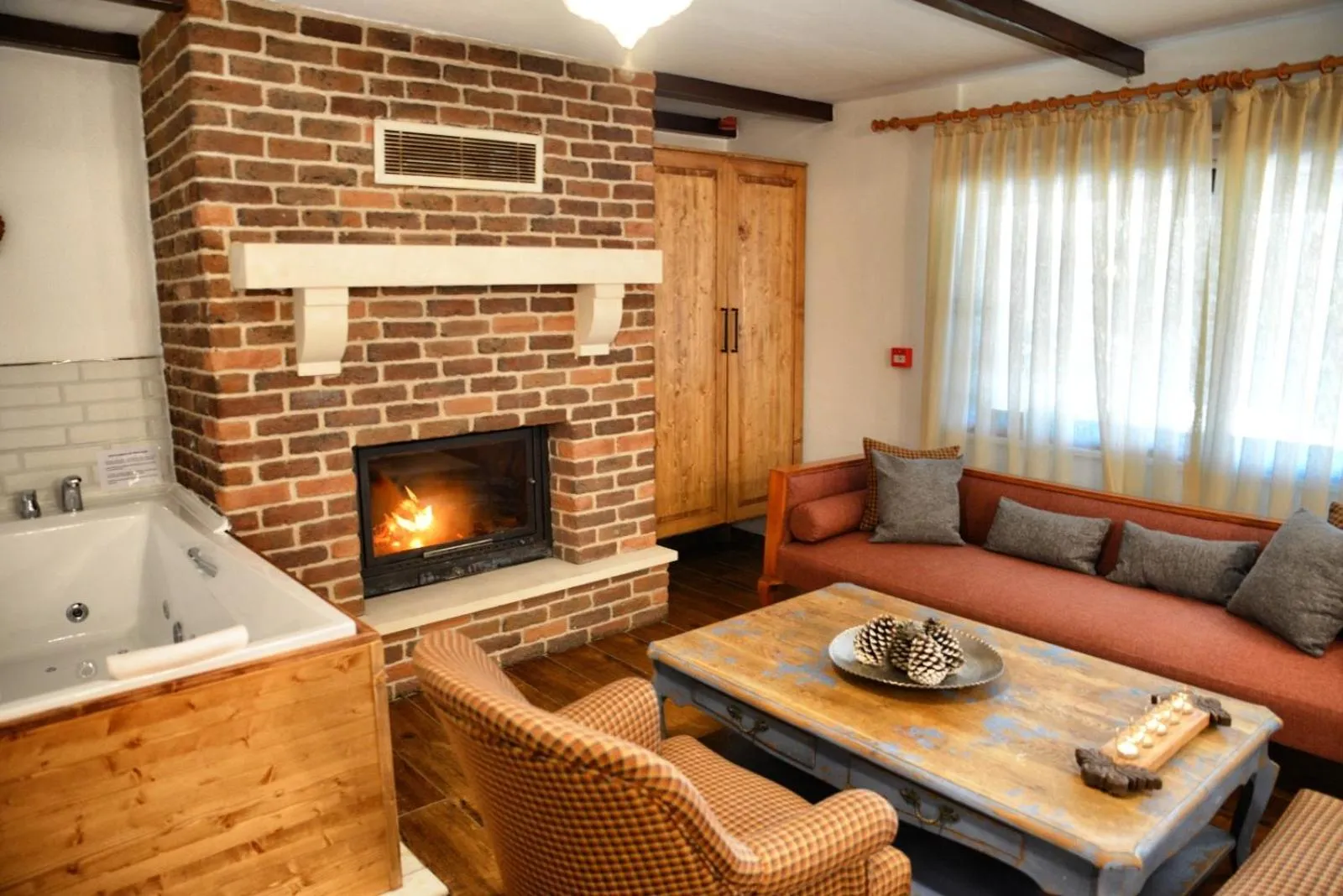 Beyaz Ev Agva - Adult only +15