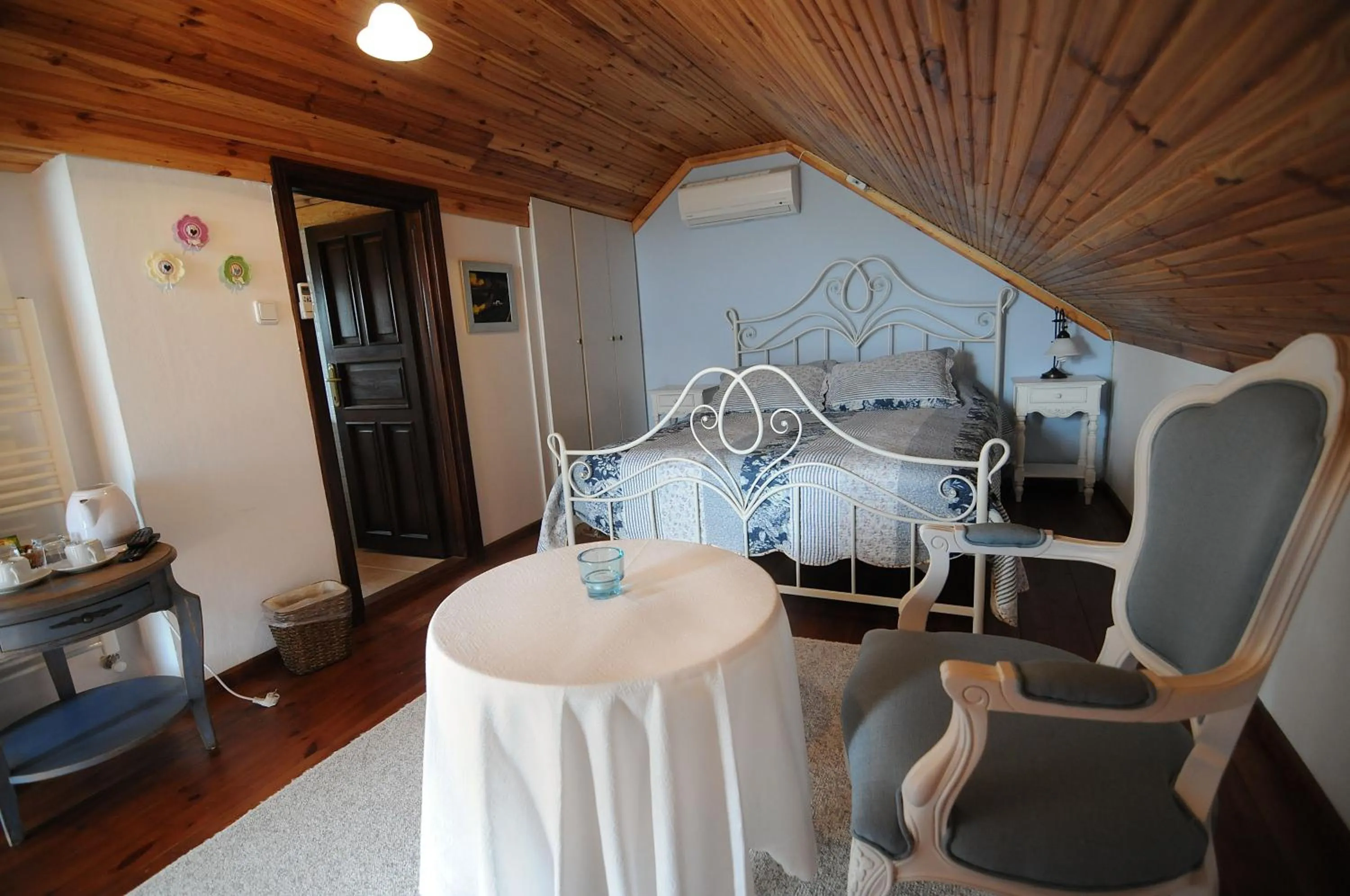 Photo of the whole room in Beyaz Ev Agva - Adult only +15