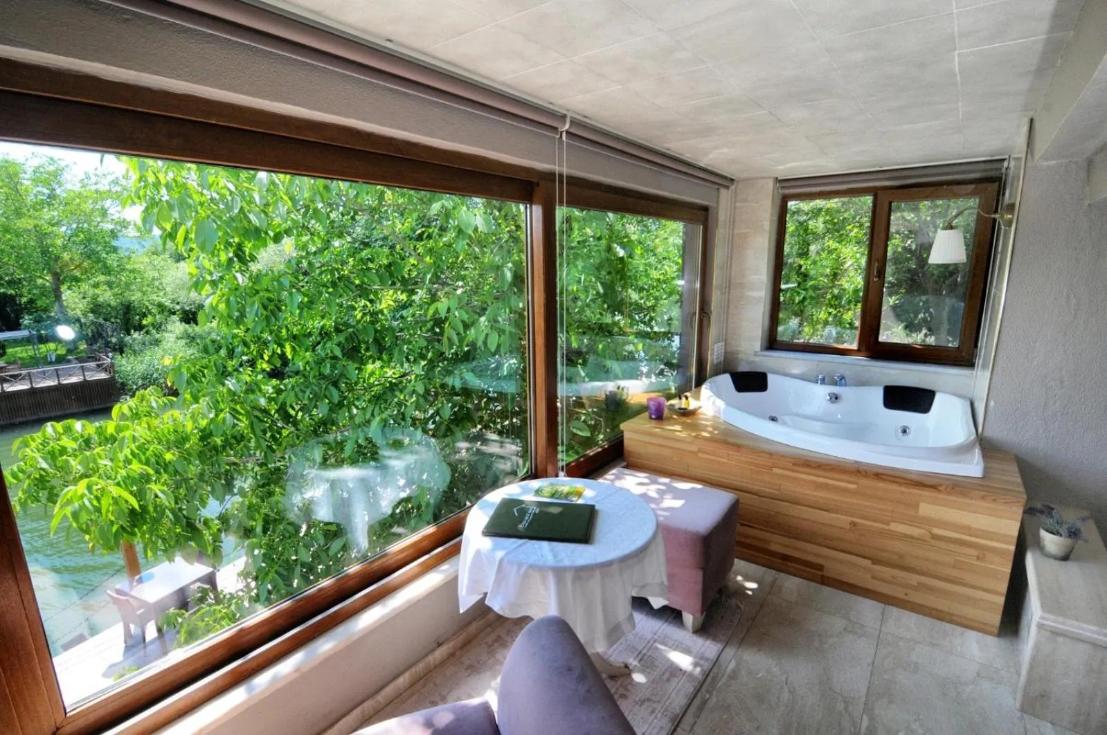 Beyaz Ev Agva - Adult only +15