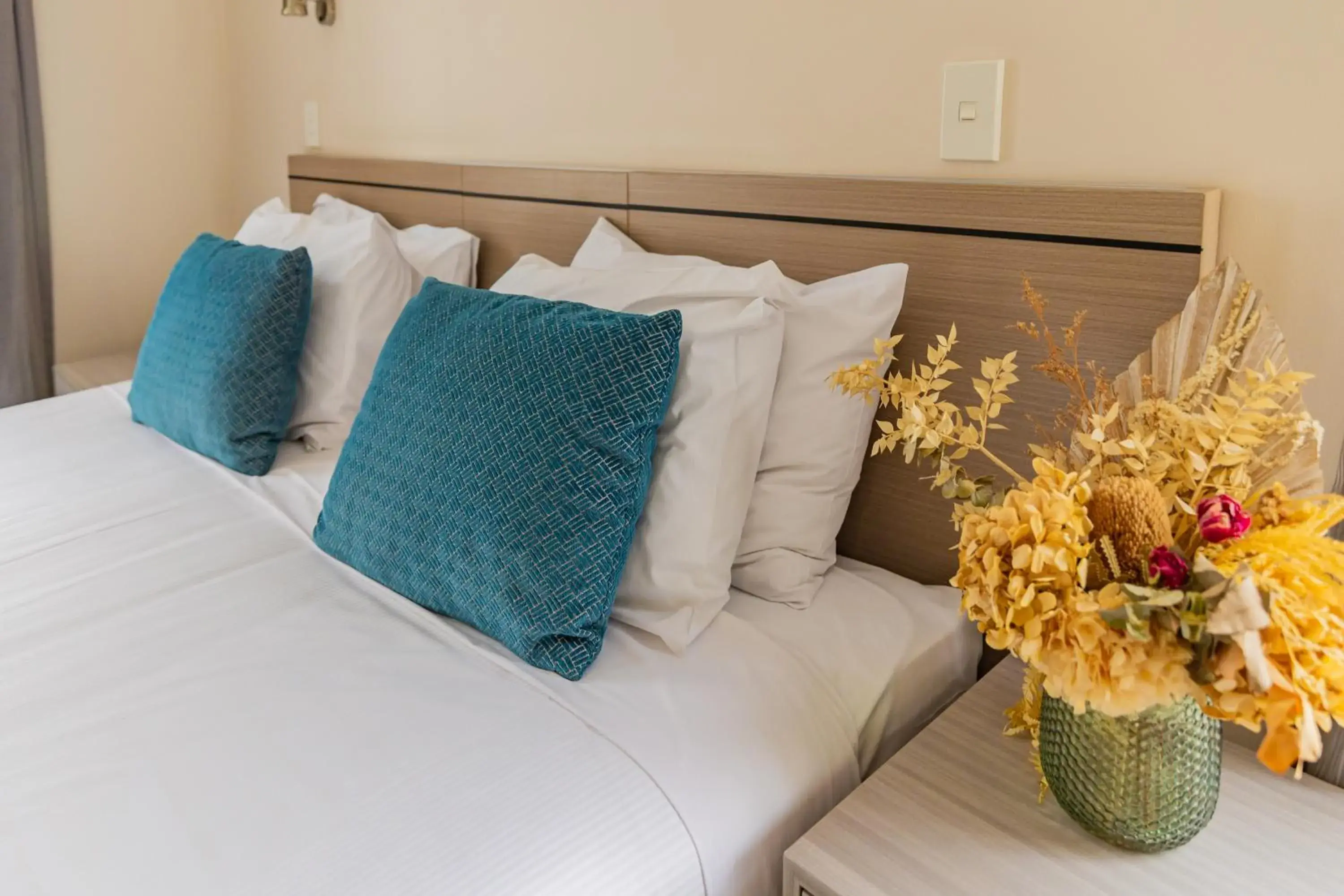 Bed in Quest Cathedral Junction Serviced Apartments Bed in Quest Cathedral Junction Serviced Apartments