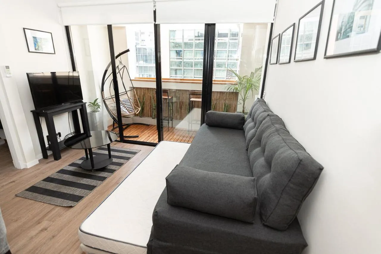 "El Farolito Apartment"