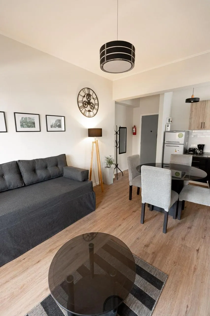 "El Farolito Apartment"