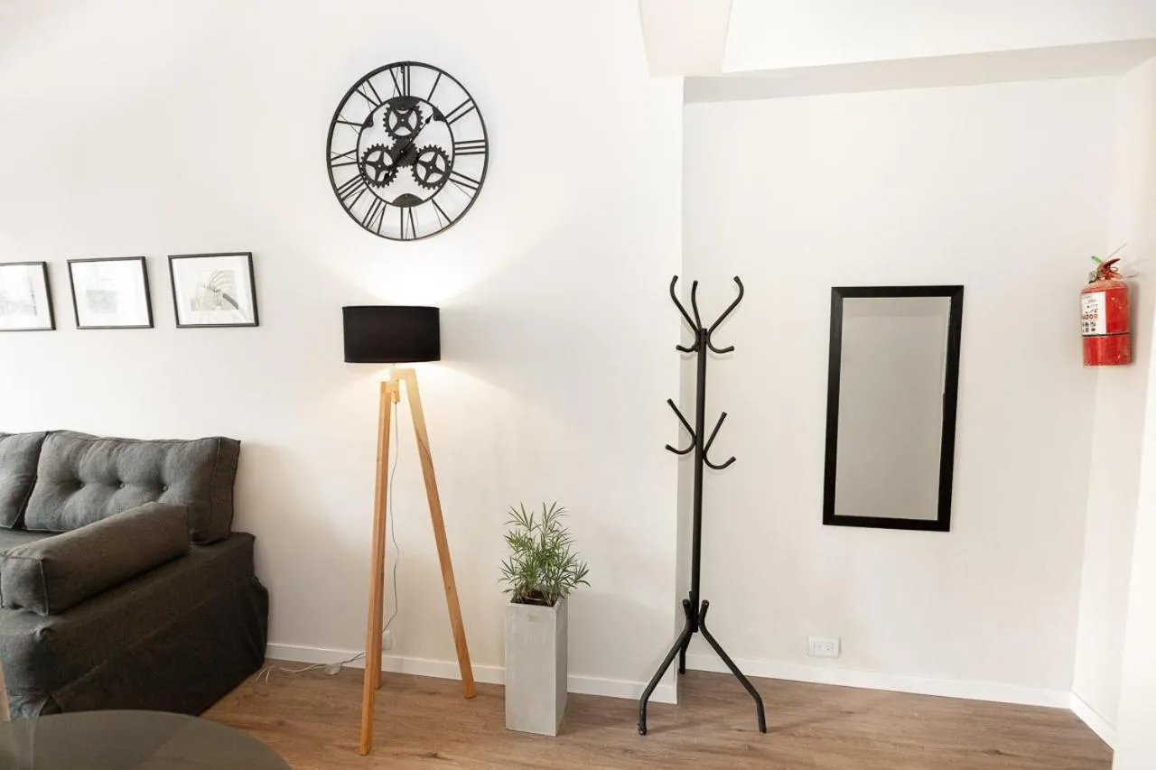 "El Farolito Apartment"