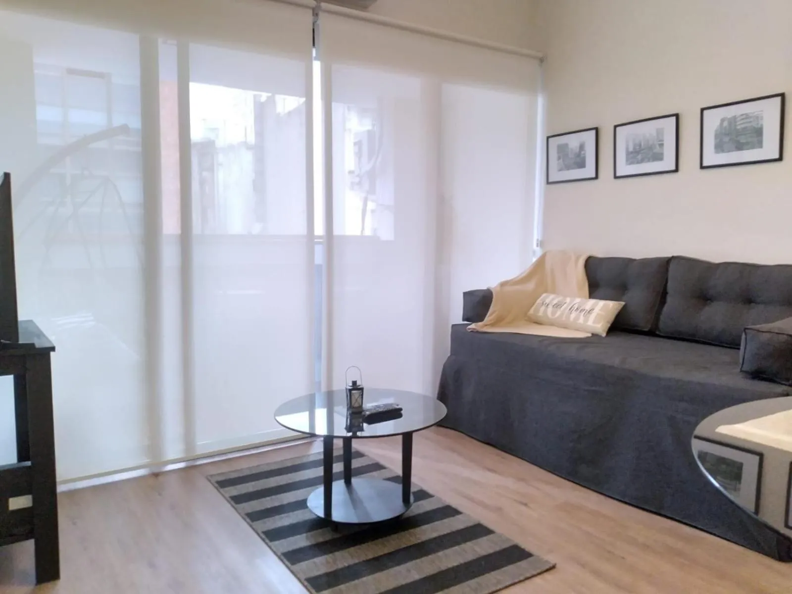 "El Farolito Apartment"