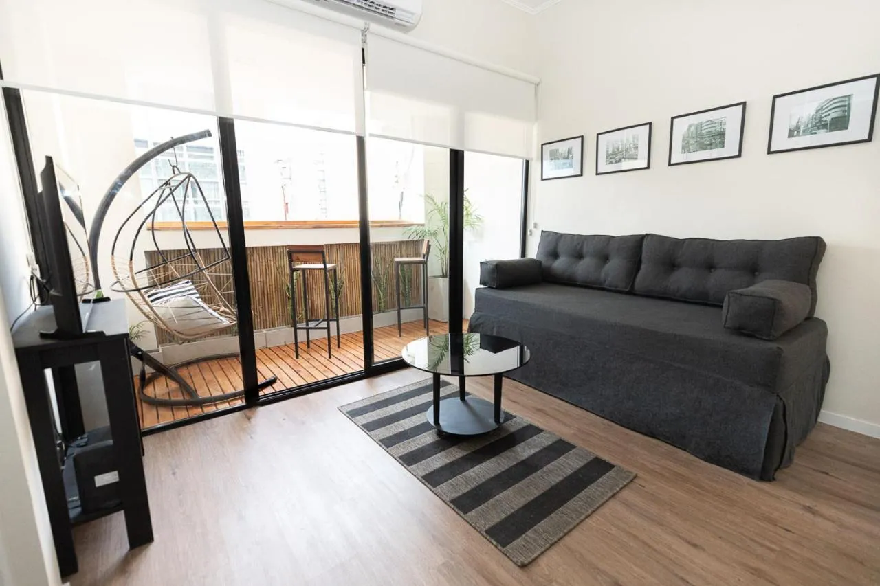 "El Farolito Apartment"