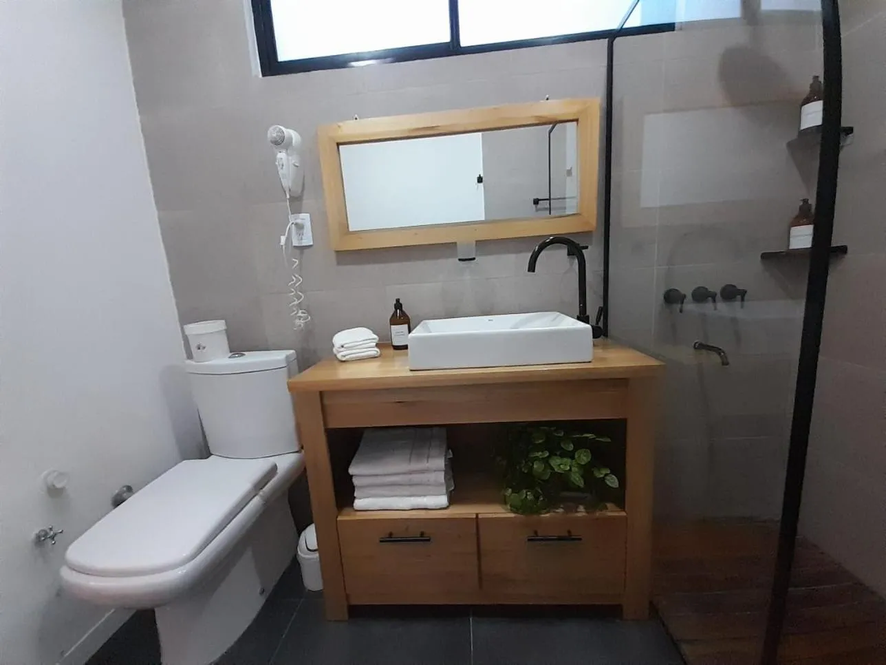 "El Farolito Apartment"