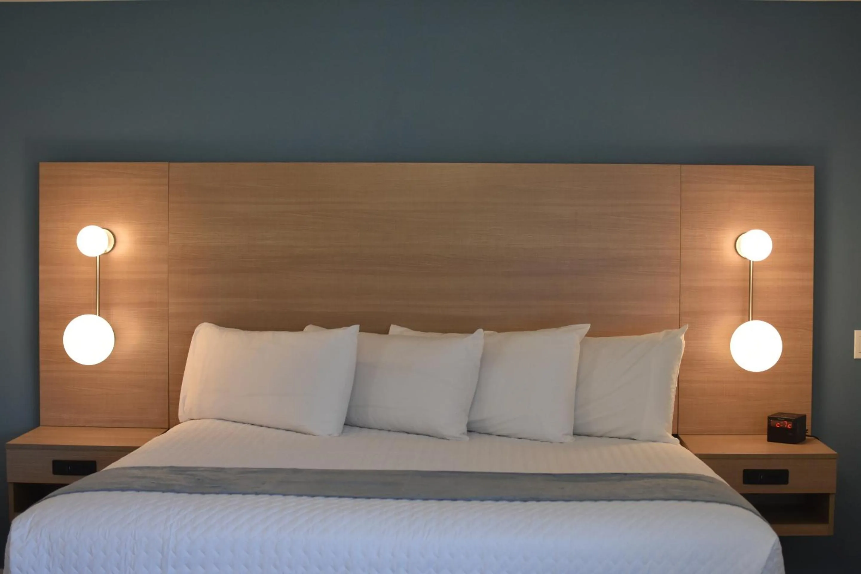 Bedroom, Bed in Table Rock Motel