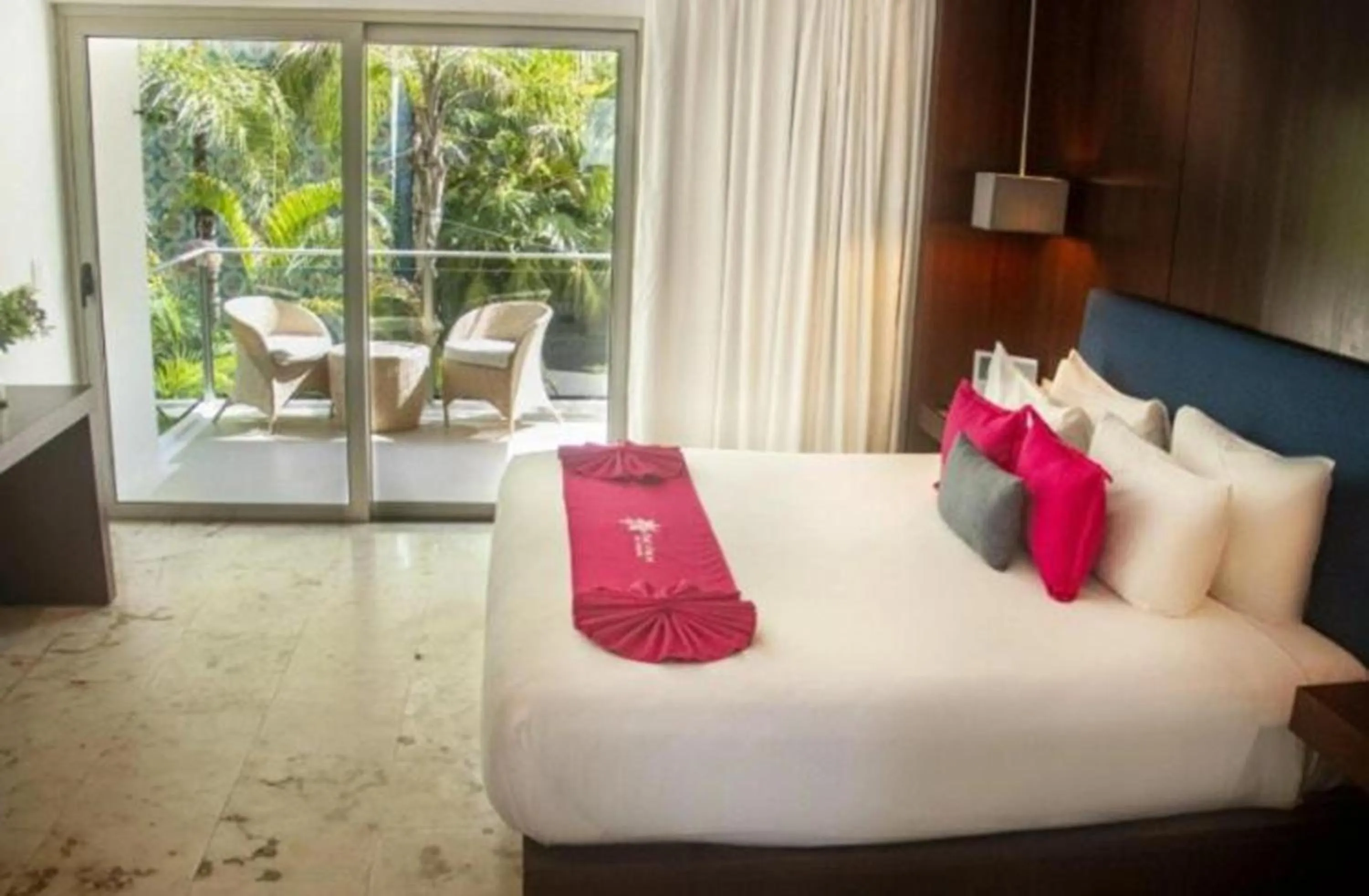 Bedroom, Bed in Hotel The Palm