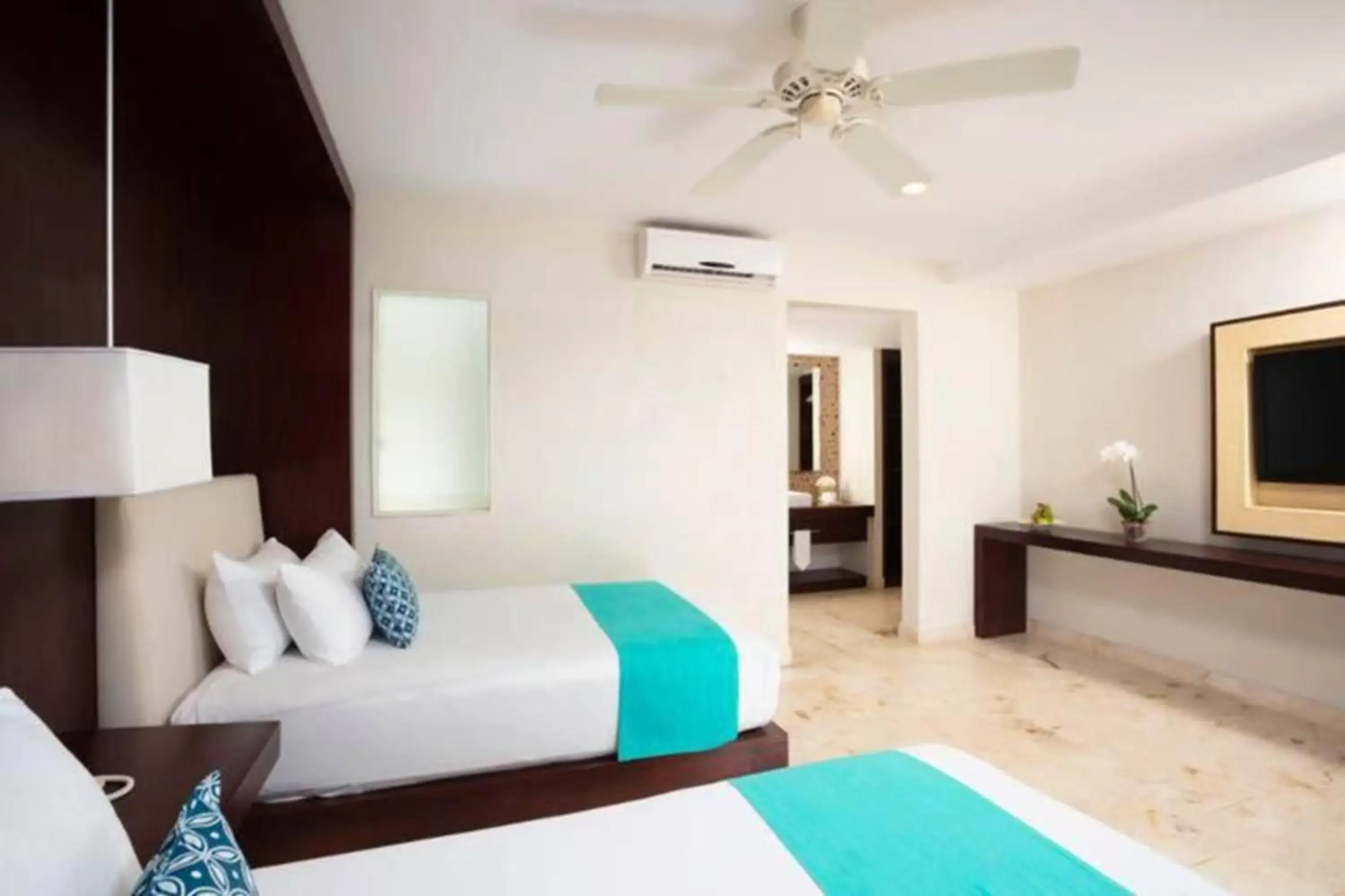 Bedroom, Bed in Hotel The Palm Bedroom, Bed in Hotel The Palm