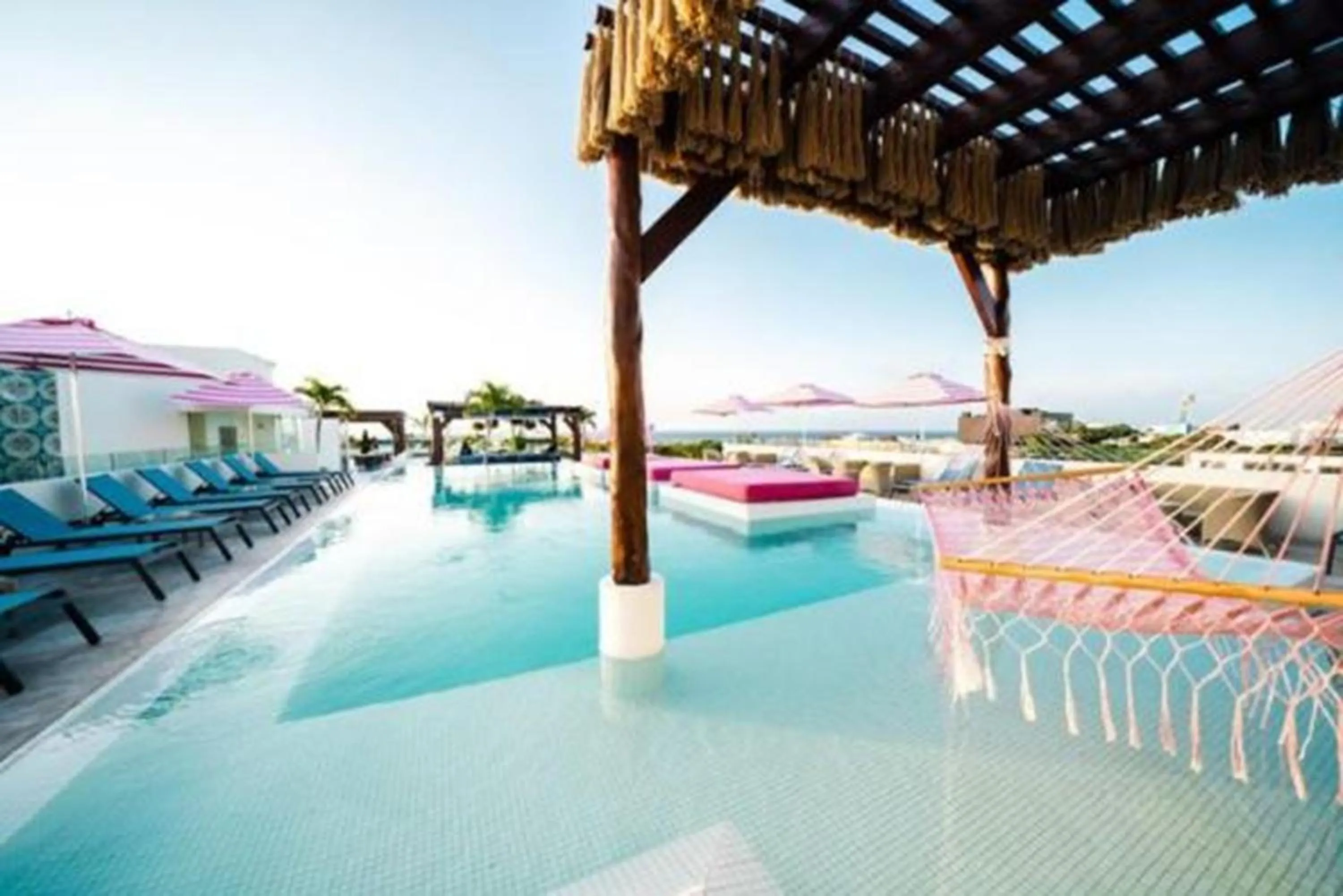 Swimming pool in Hotel The Palm