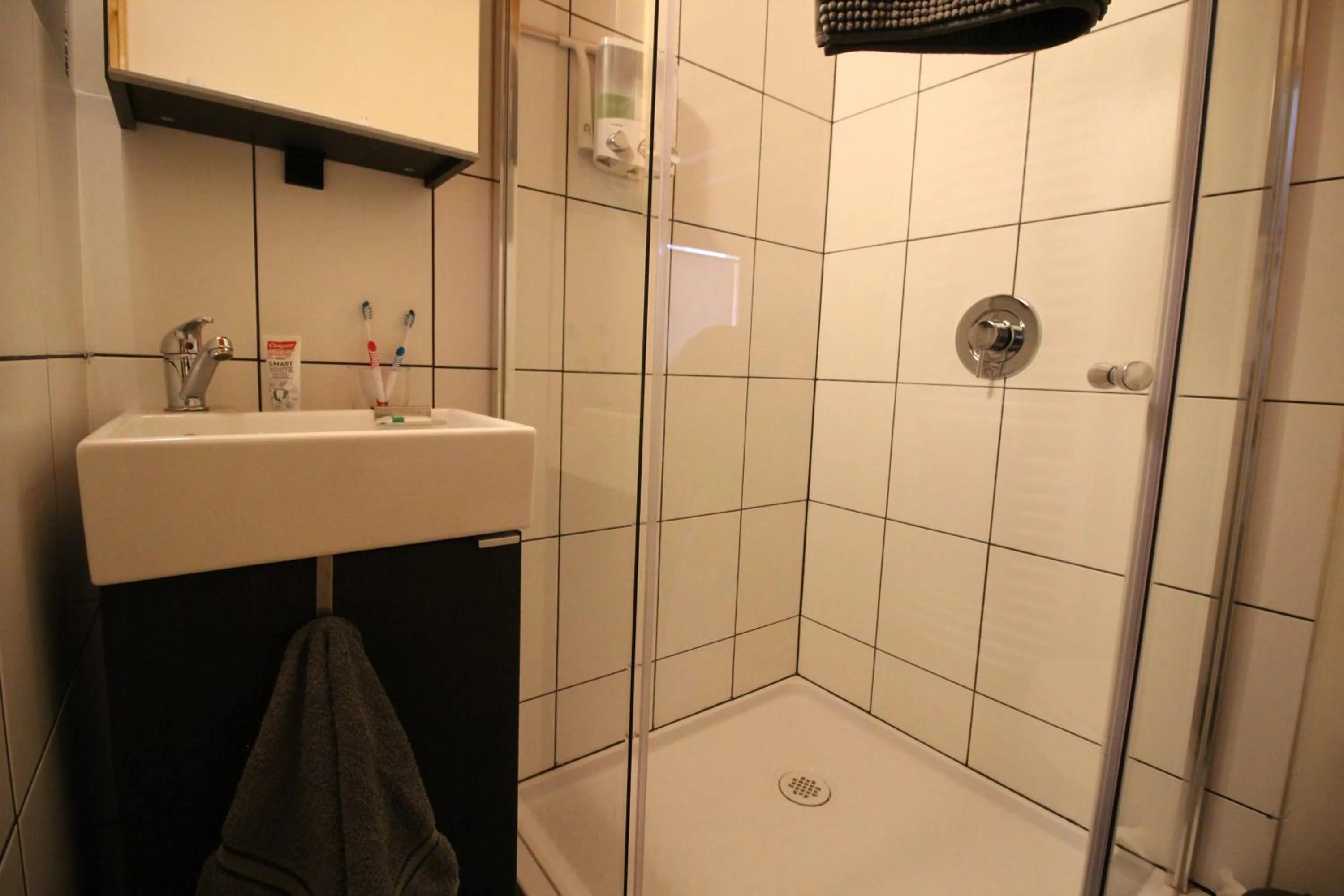 Bathroom in Red Cariboo Apartments