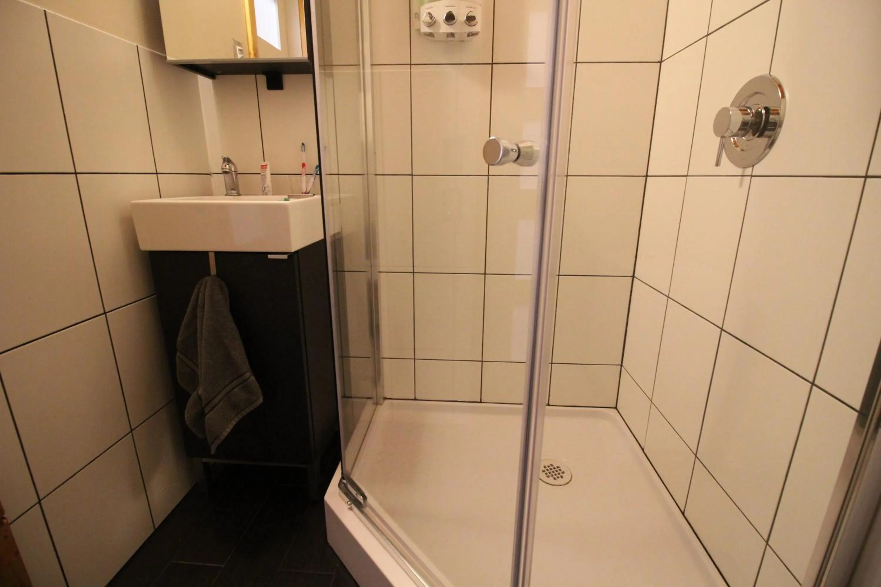 Bathroom in Red Cariboo Apartments