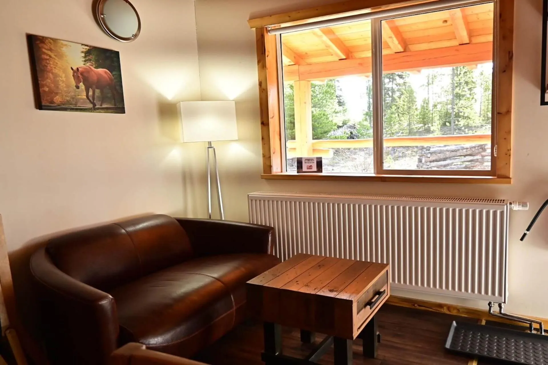 Living room in Red Cariboo Apartments