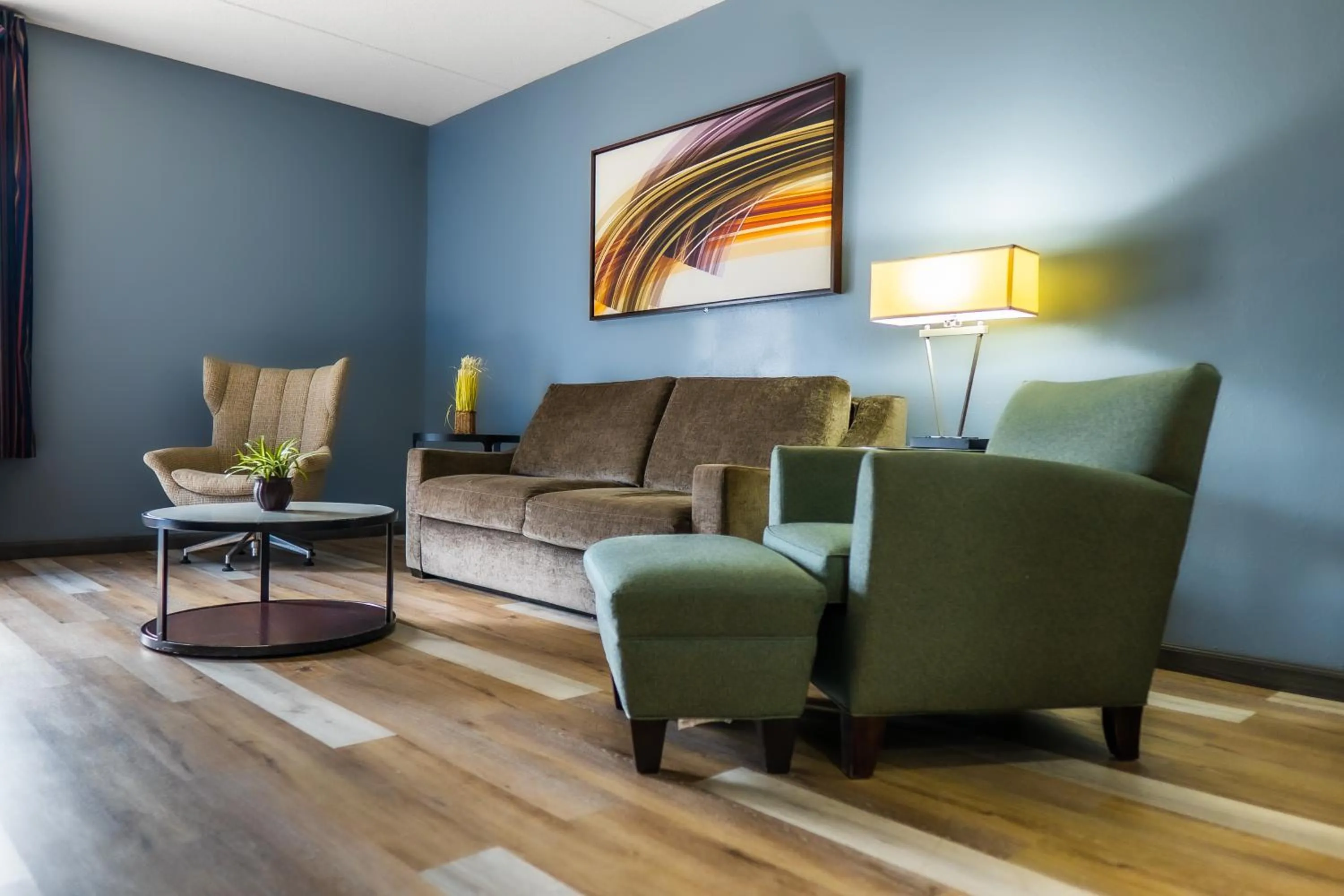 Living room in Baymont by Wyndham London KY