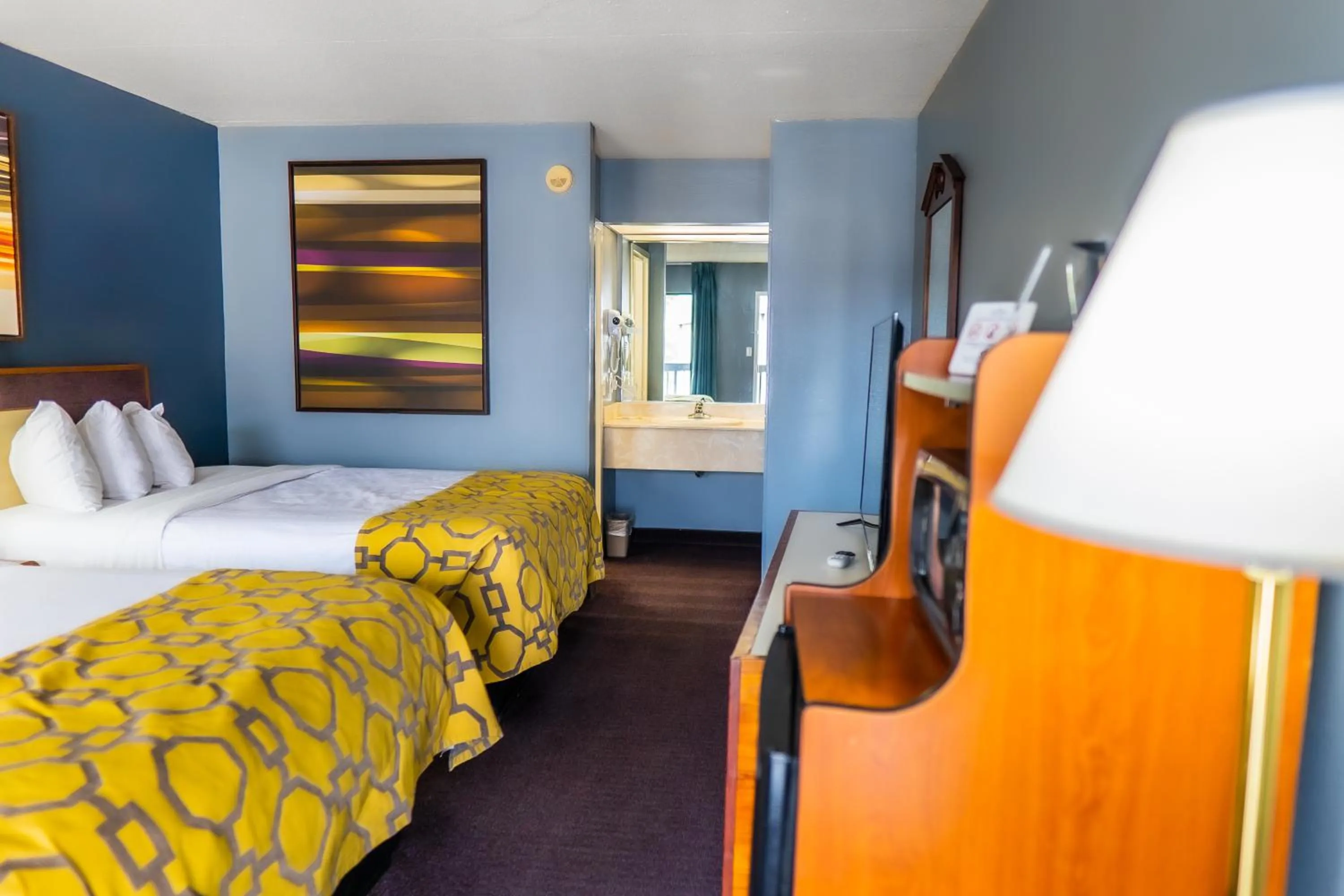 Bed in Baymont by Wyndham London KY