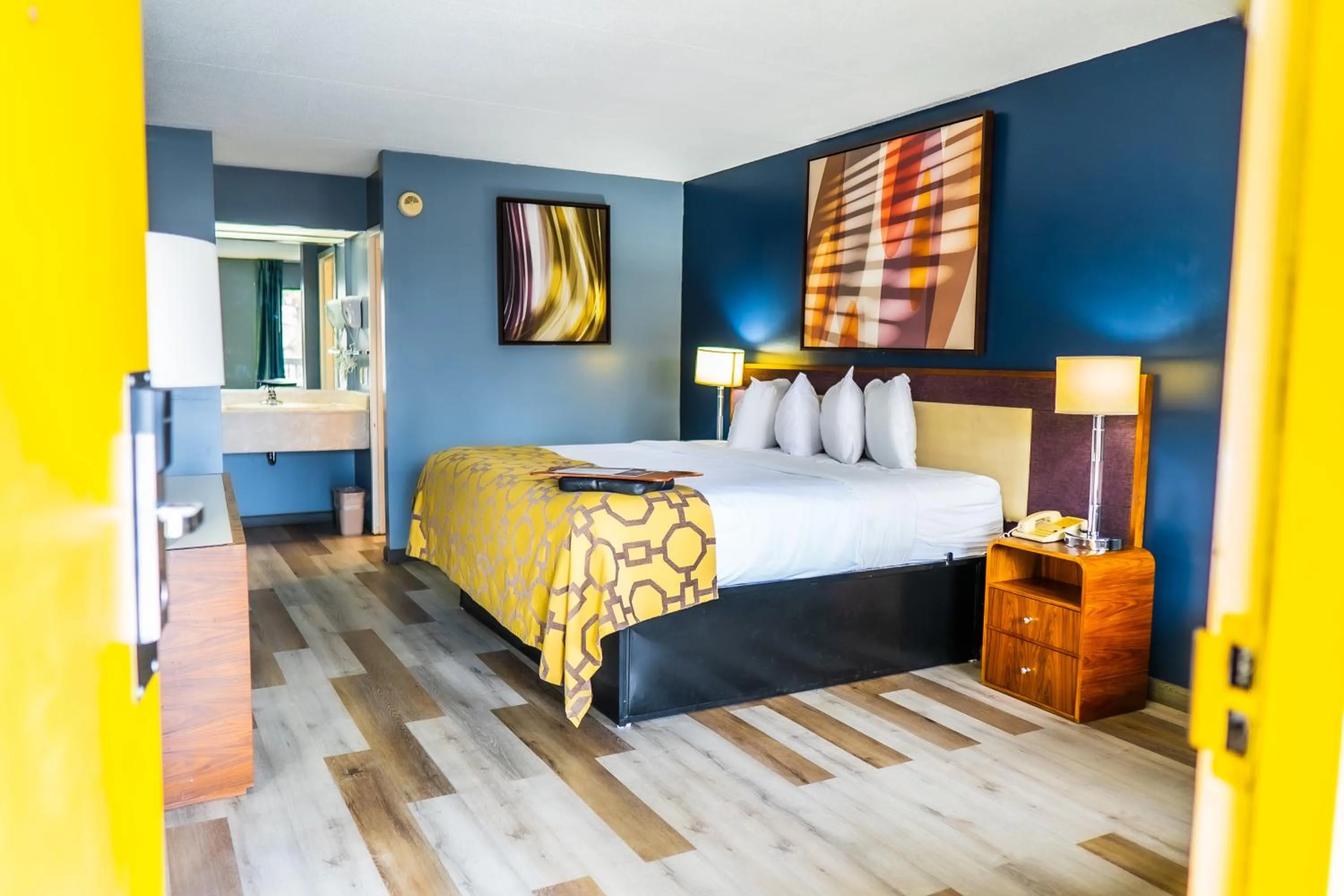 Bed in Baymont by Wyndham London KY