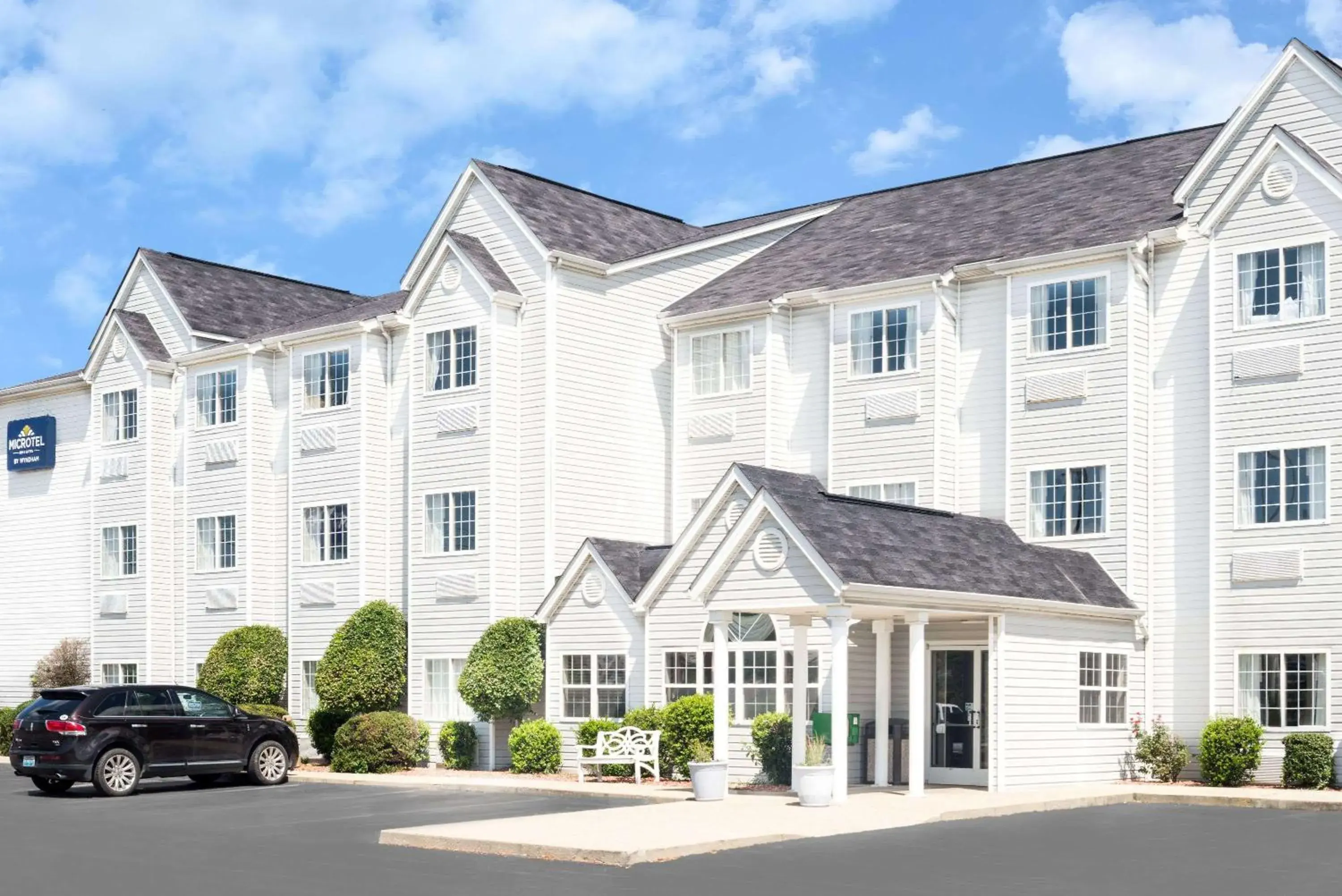 Property building in Microtel Inn & Suites by Wyndham London Property building in Microtel Inn & Suites by Wyndham London