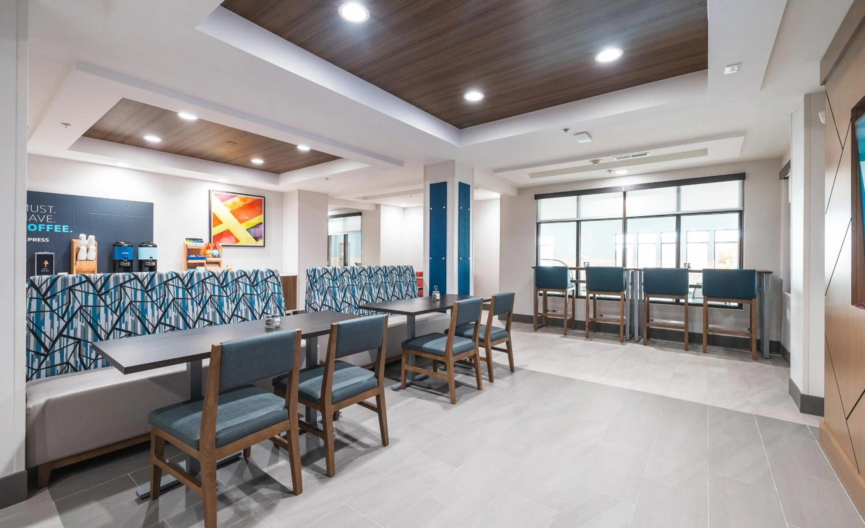 Breakfast in Holiday Inn Express Hotel and Suites Saint Robert by IHG