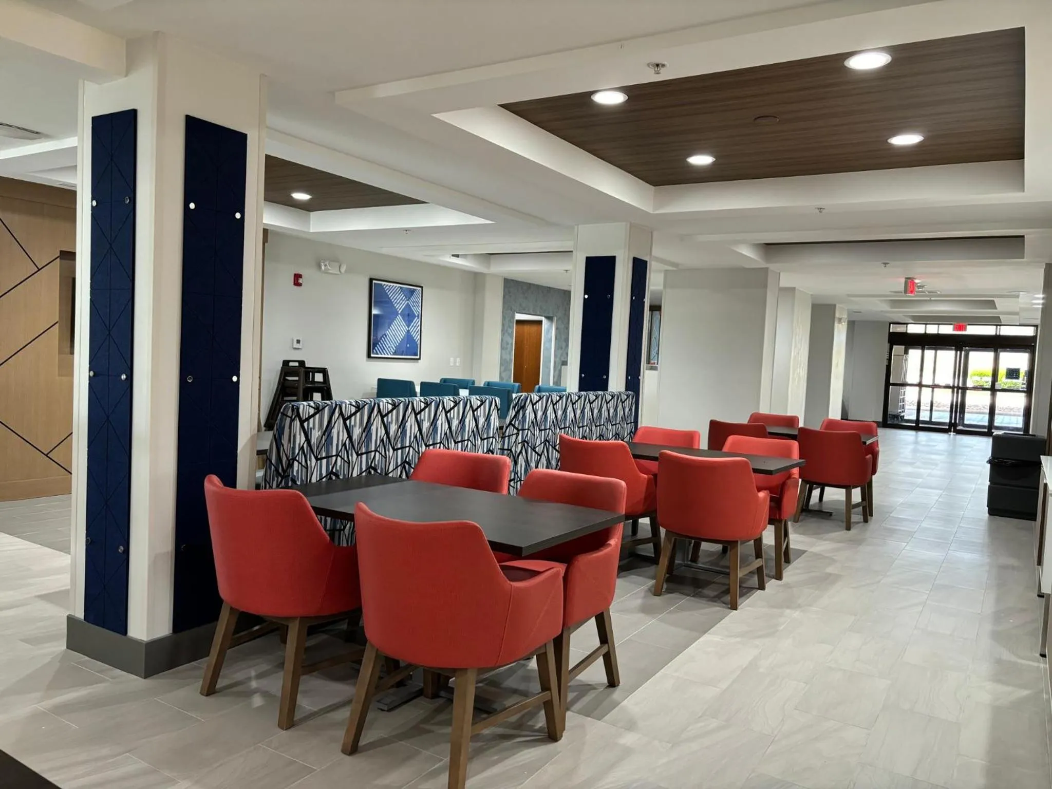 Breakfast in Holiday Inn Express Hotel and Suites Saint Robert by IHG