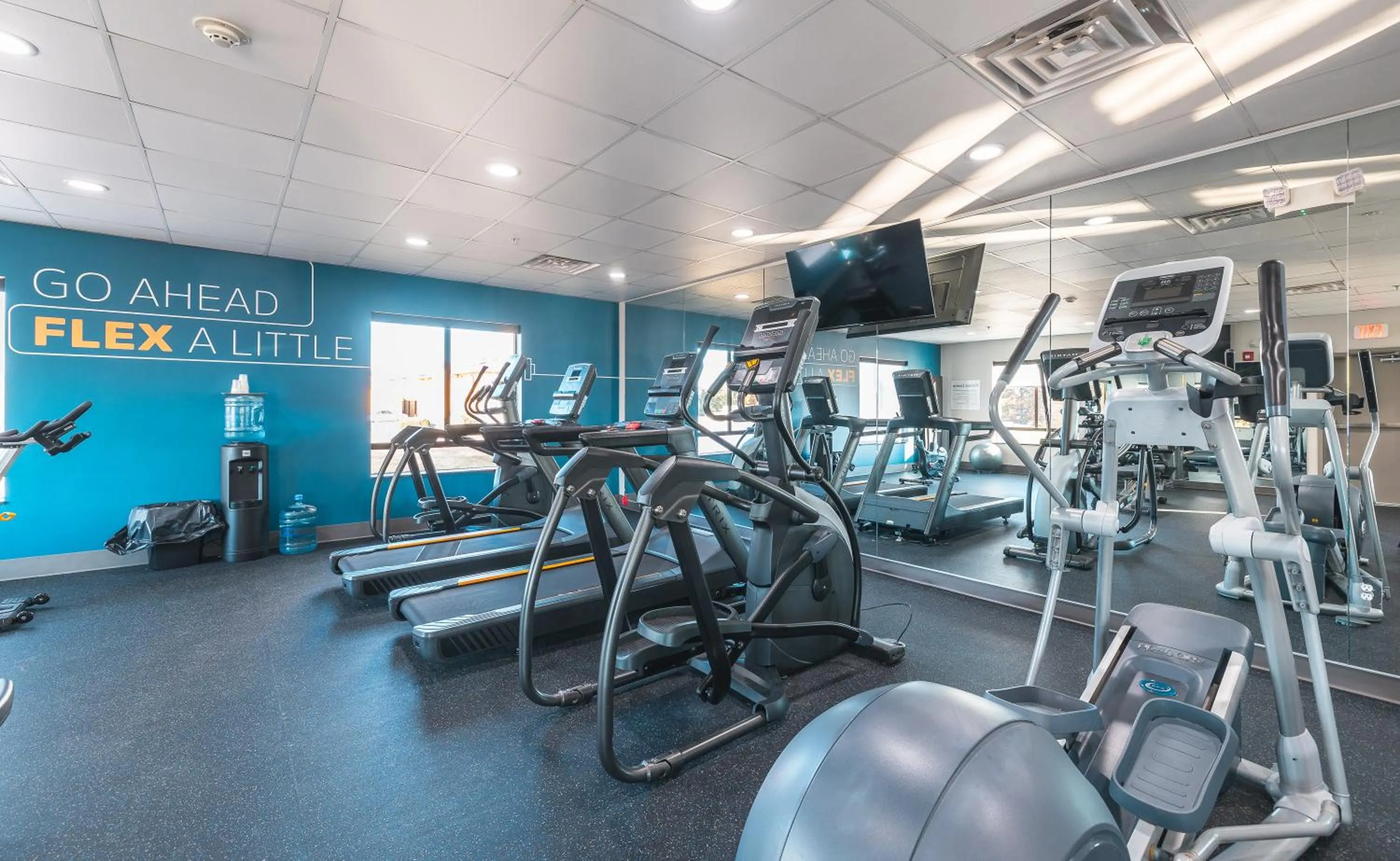 Fitness centre/facilities in Holiday Inn Express Hotel and Suites Saint Robert by IHG