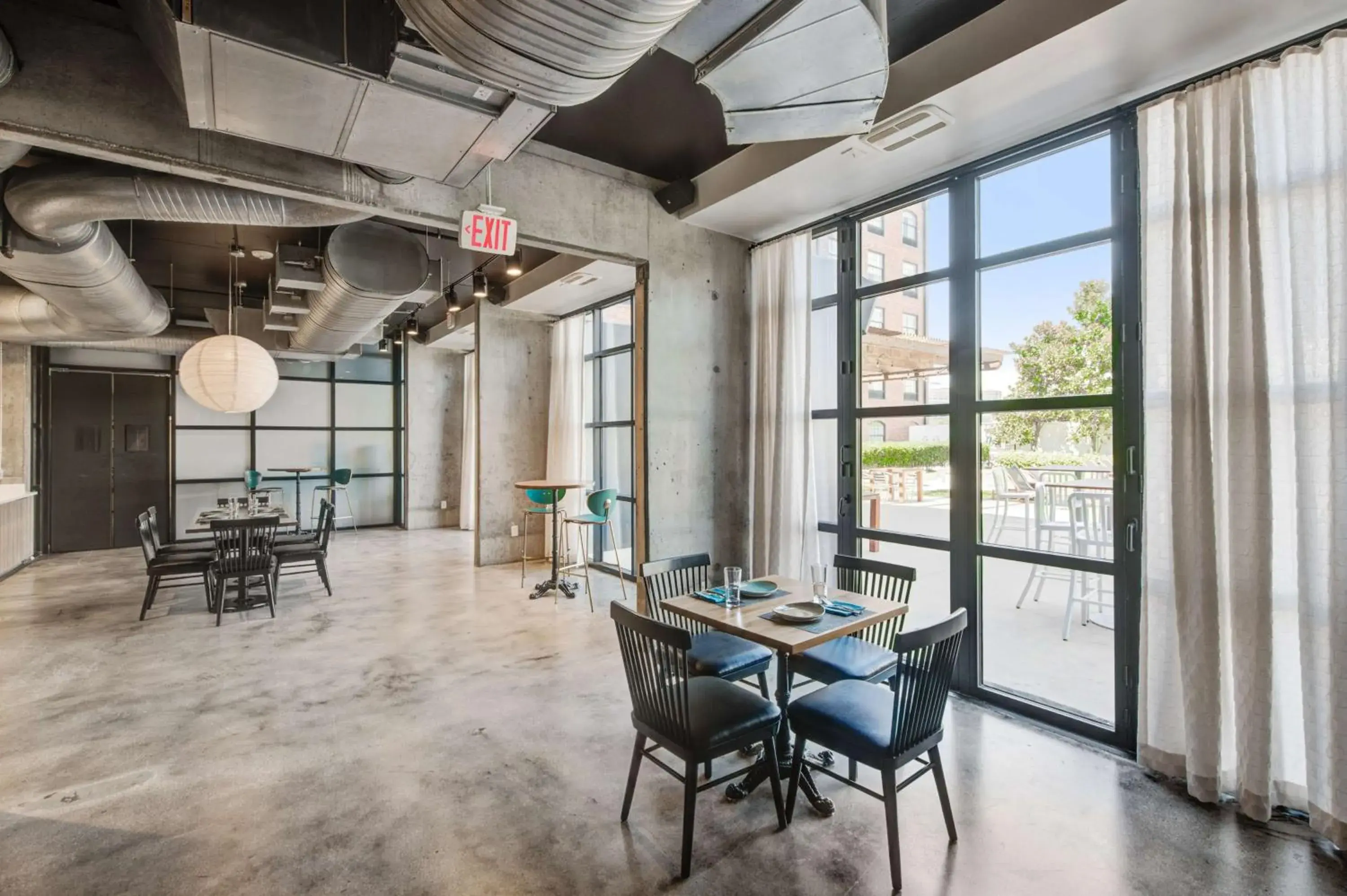 Restaurant/places to eat in NYLO Las Colinas Hotel, Tapestry Collection by Hilton Restaurant/places to eat in NYLO Las Colinas Hotel, Tapestry Collection by Hilton