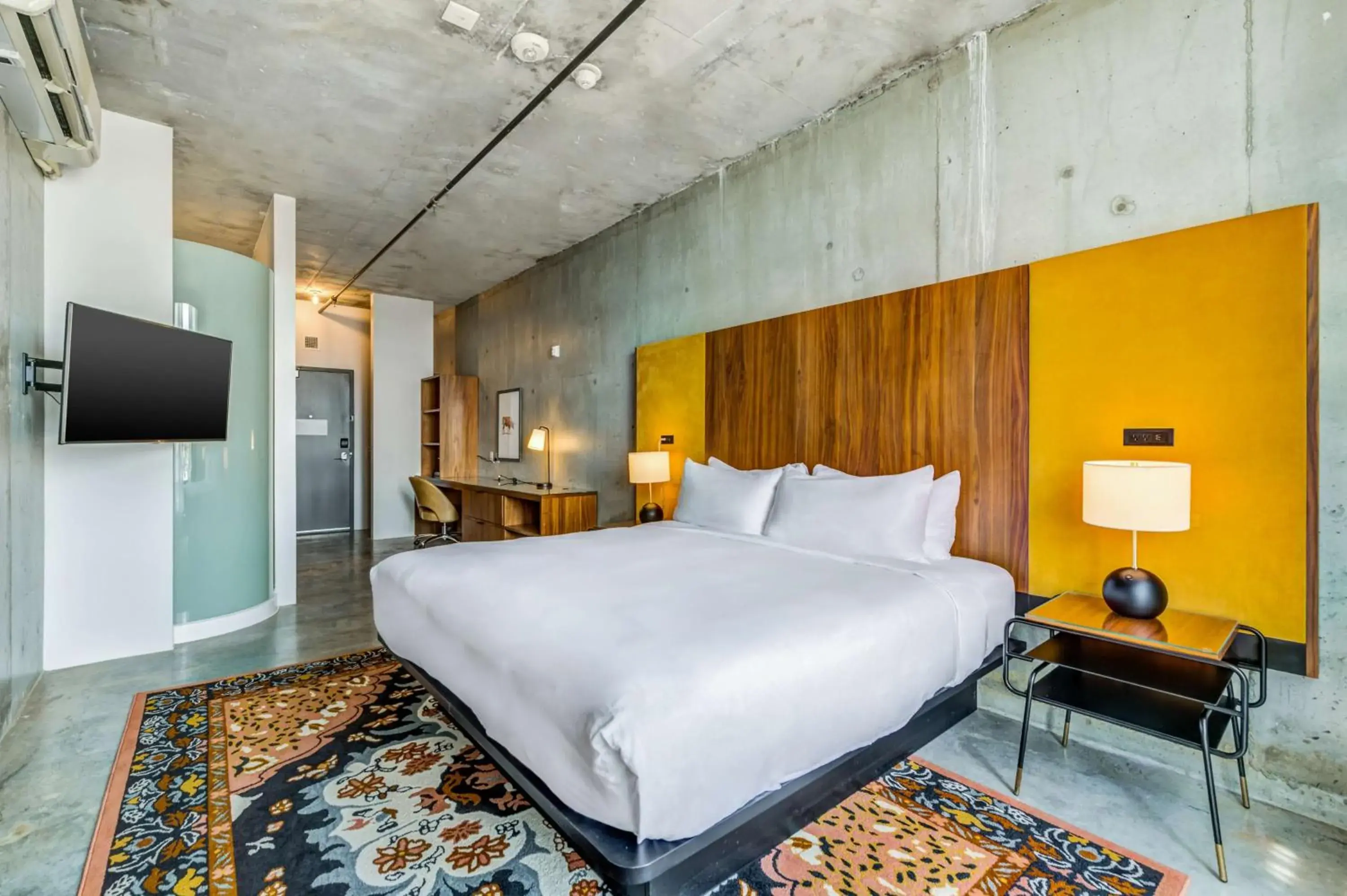 Bed in NYLO Las Colinas Hotel, Tapestry Collection by Hilton Bed in NYLO Las Colinas Hotel, Tapestry Collection by Hilton