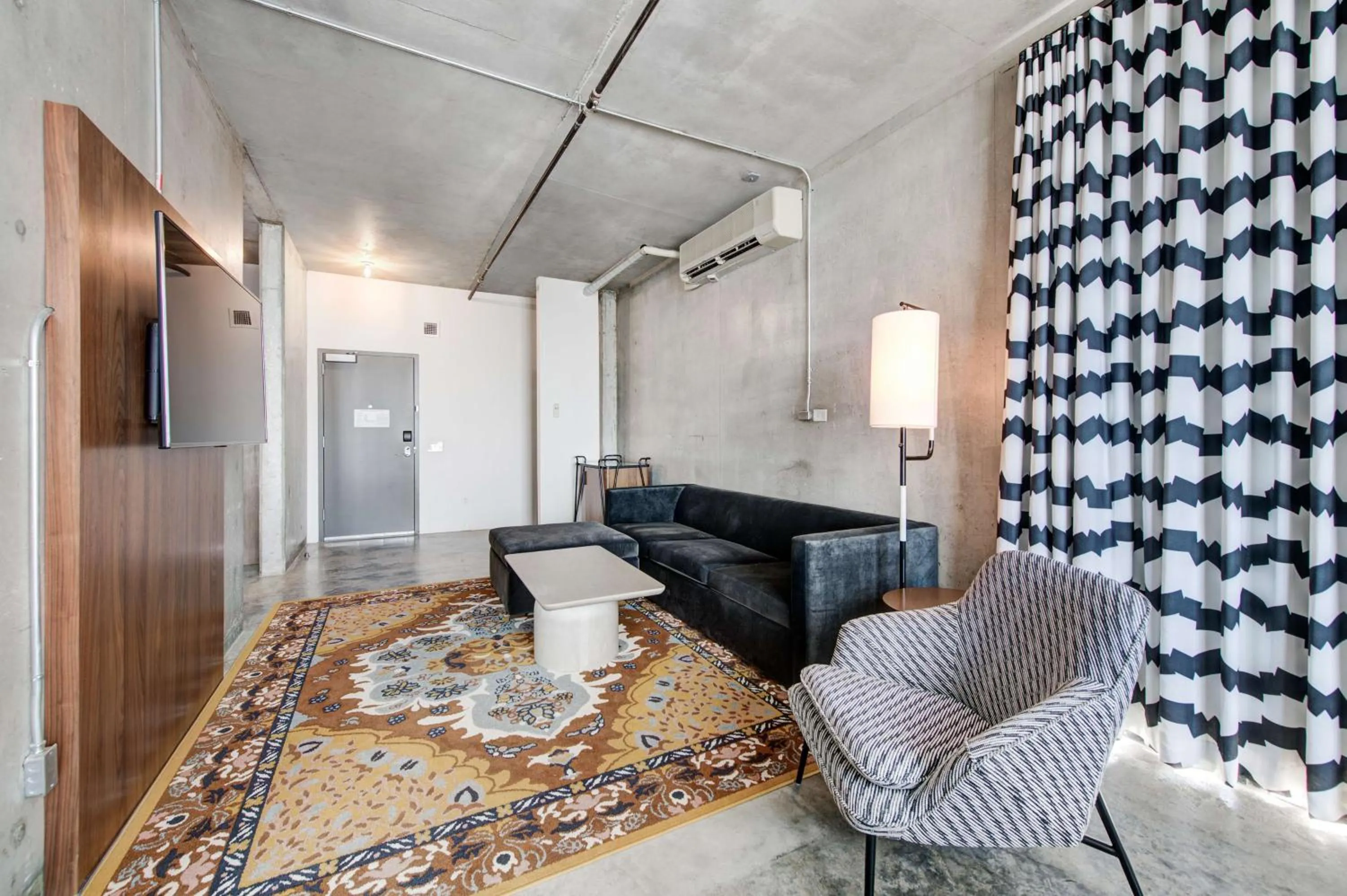 TV and multimedia in NYLO Las Colinas Hotel, Tapestry Collection by Hilton