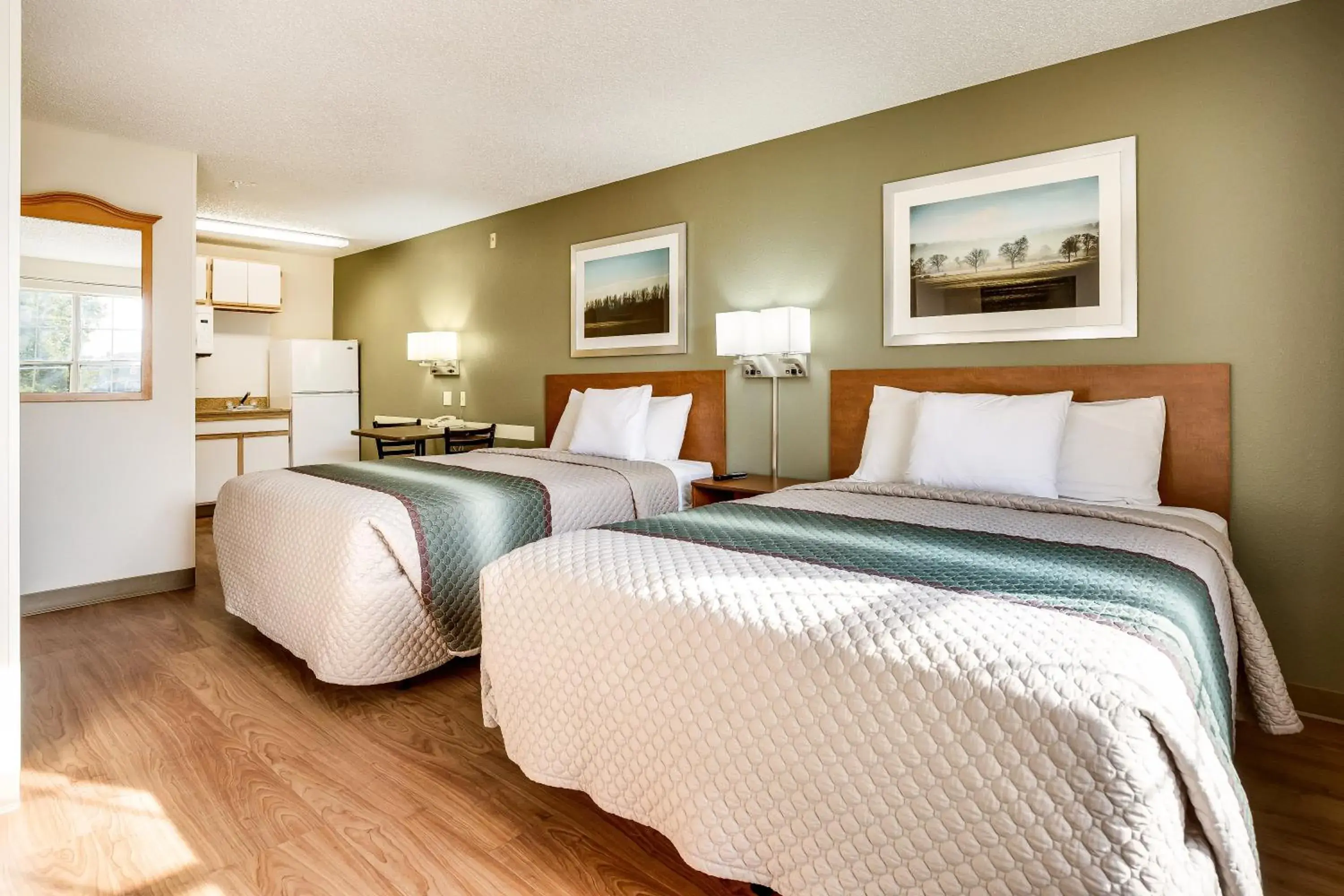 Studio Room with Two Double Beds Non-Smoking in HomeTowne Studios by Red Roof Salt Lake City - Mid Valley Studio Room with Two Double Beds Non-Smoking in HomeTowne Studios by Red Roof Salt Lake City - Mid Valley