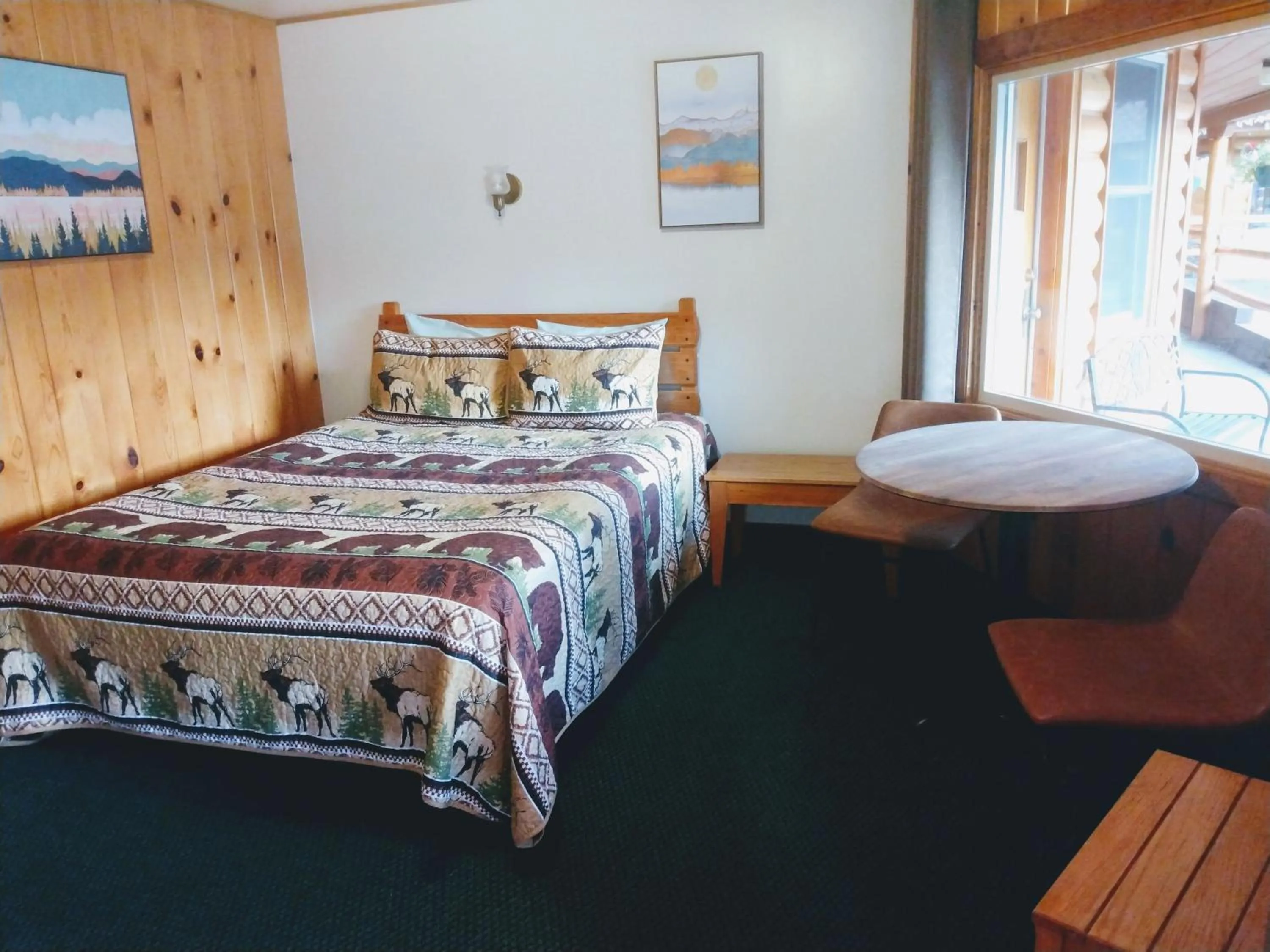 Bedroom in Lone Eagle Lodge