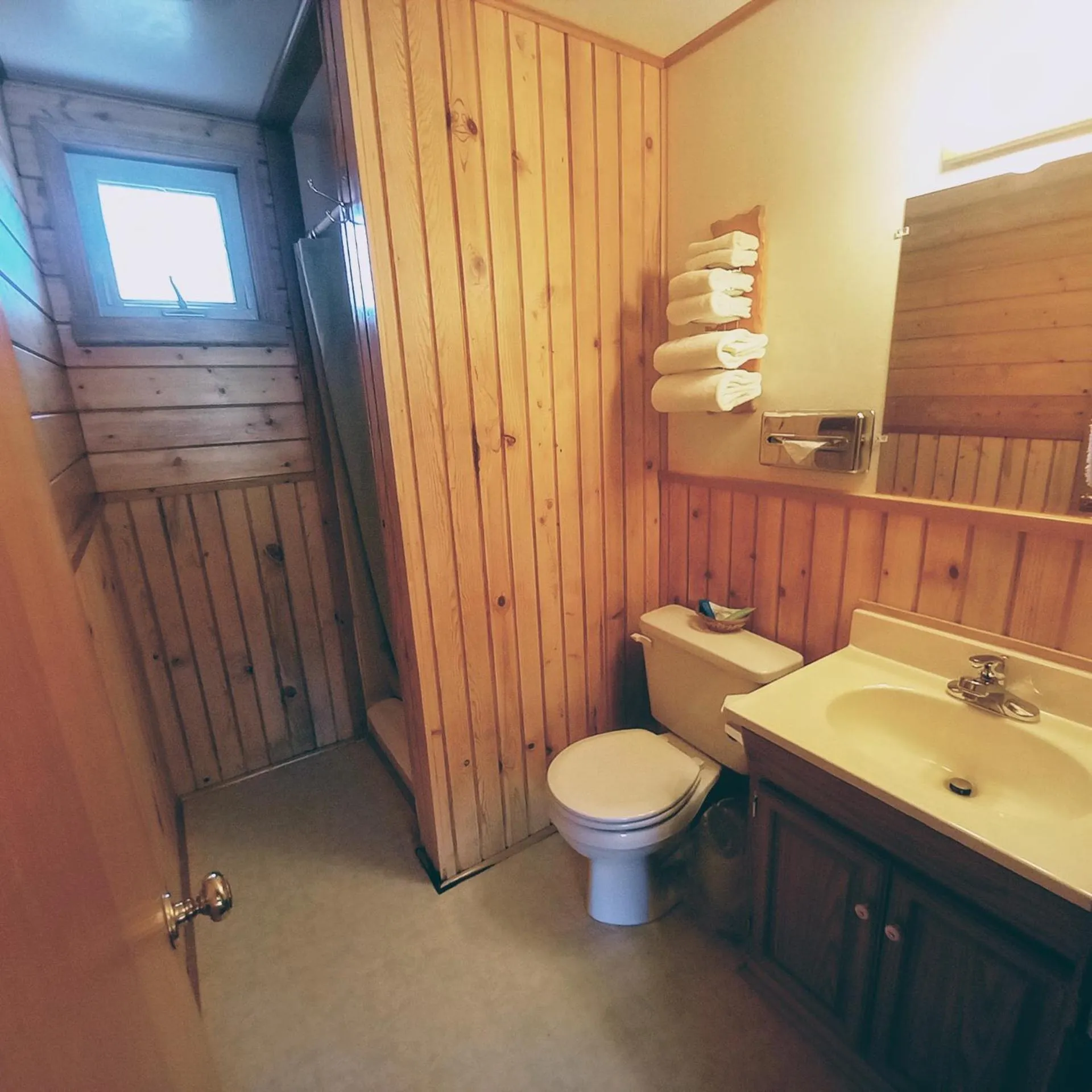 Bathroom in Lone Eagle Lodge